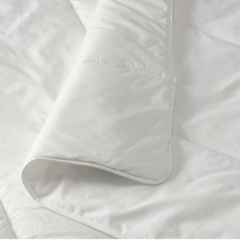 Polyester and lyocell blend quilt