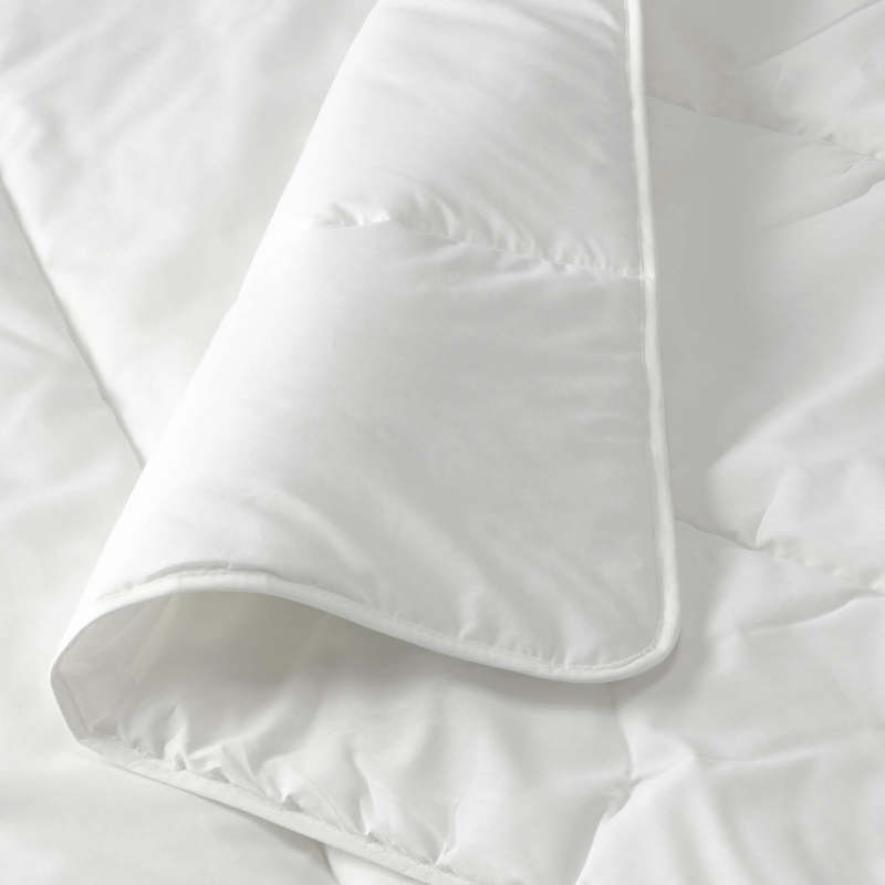 Hollow fiber blended quilt