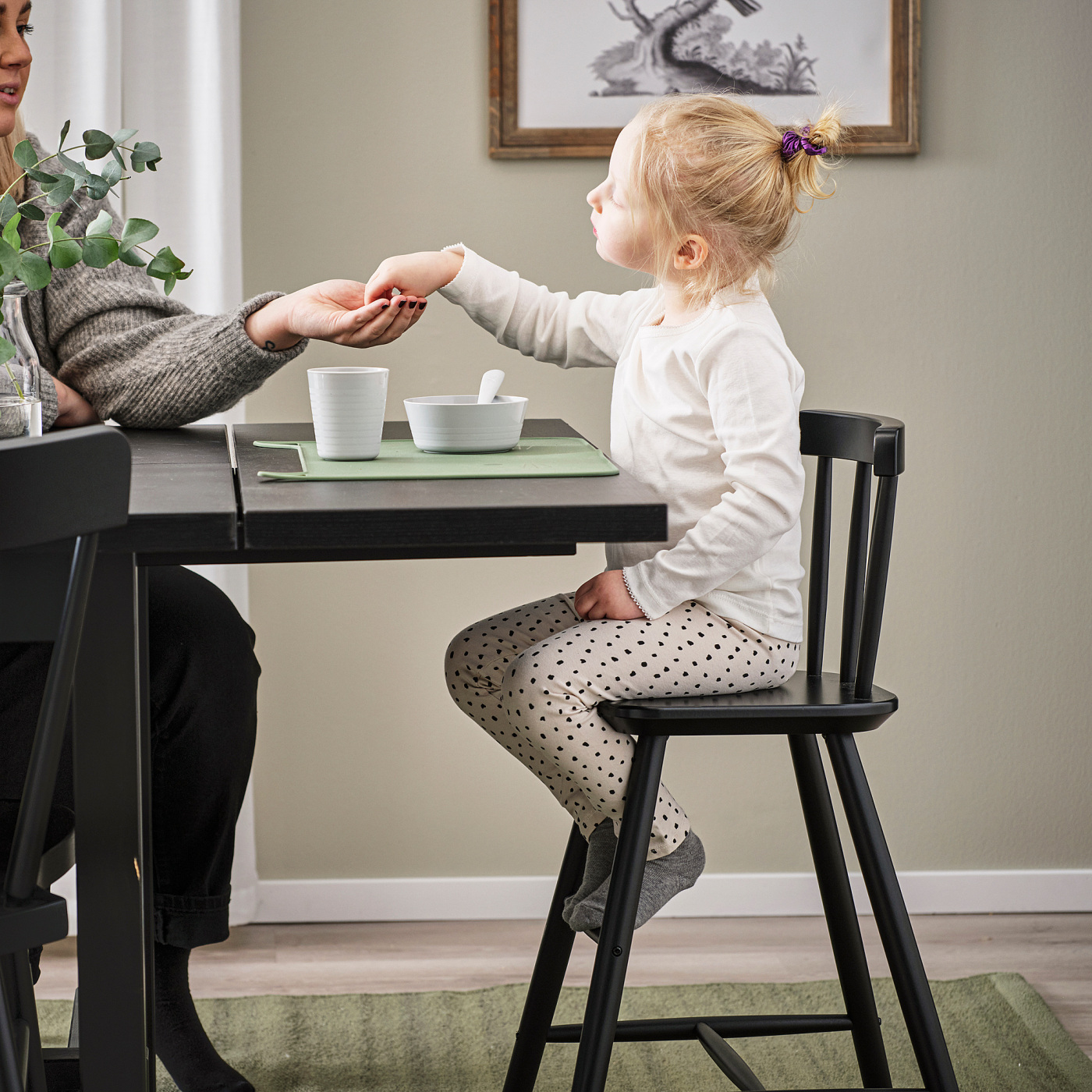 IKEA TRENDIG ダイニングチェア 黒 1脚 AGAM junior chair black - IKEA