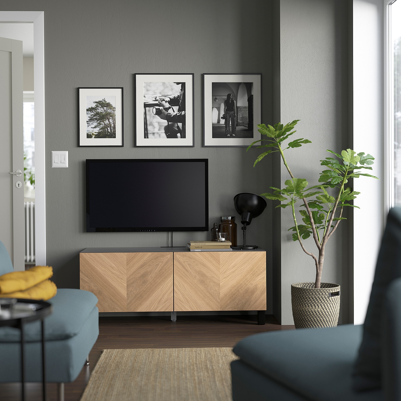 BESTÅ TV bench with doors black-brown/Hedeviken/Stubbarp oak
