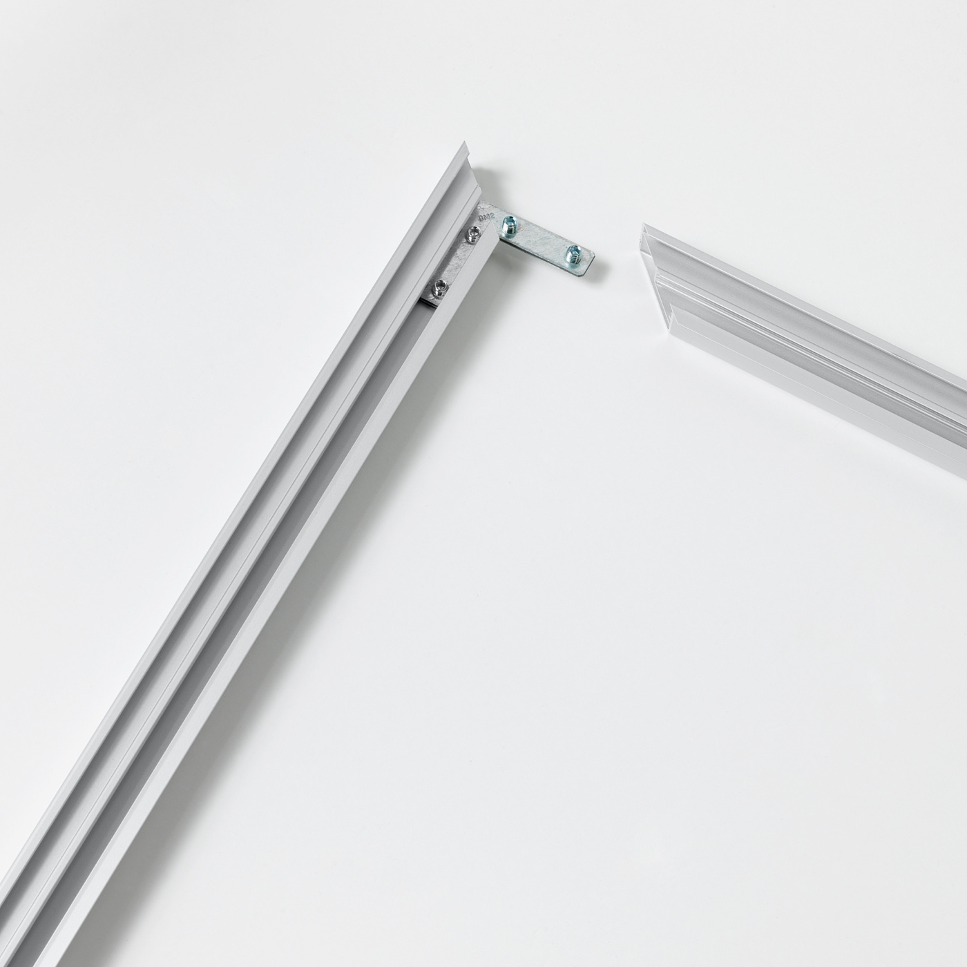 【希少】IKEAビョルクスタ 孔雀 アート アルミフレーム 118×78 BJÖRKSTA frame aluminium-colour - IKEA