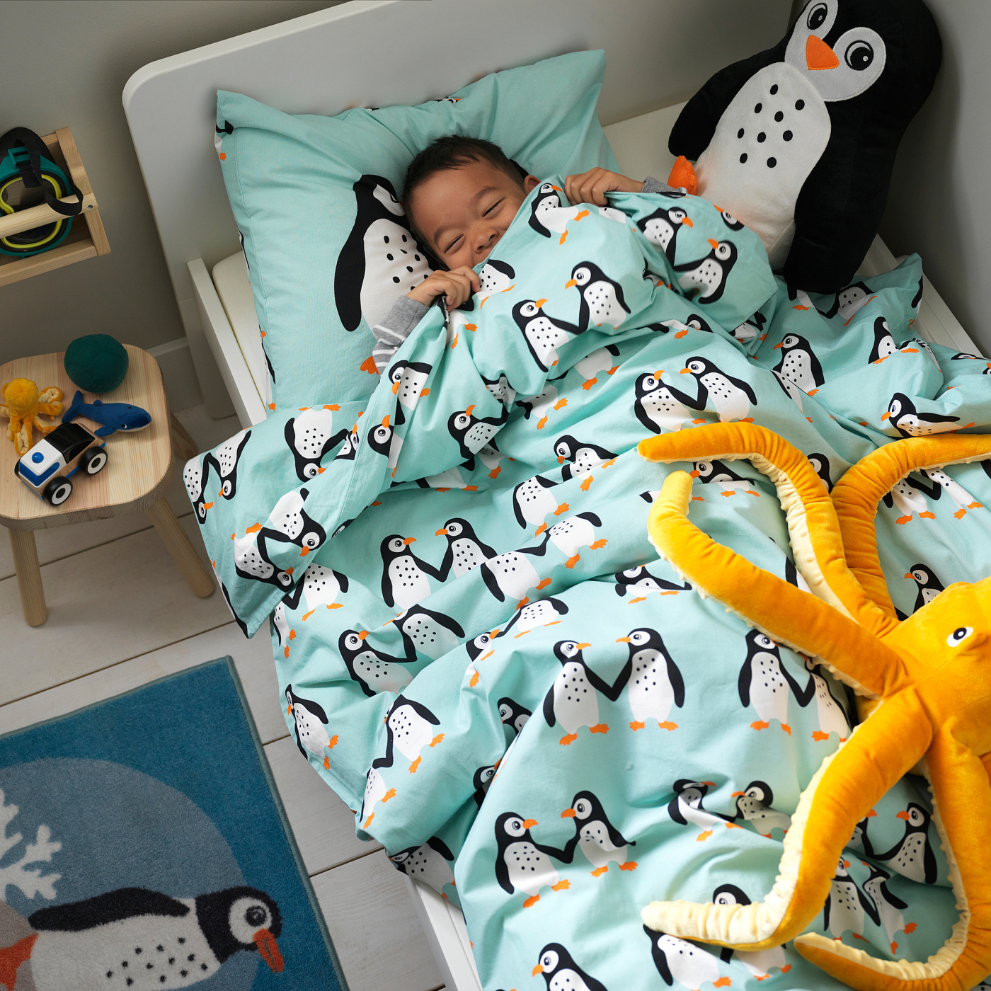 BLÅVINGAD（ブローヴィンガード）」のラグ（海の動物模様、133x133 BLÅVINGAD rug ocean animals pattern/multicolour - IKEA