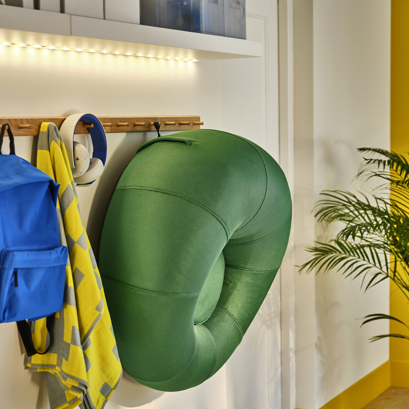 BRÄNNBOLL inflatable gaming lounge chair bright green - IKEA