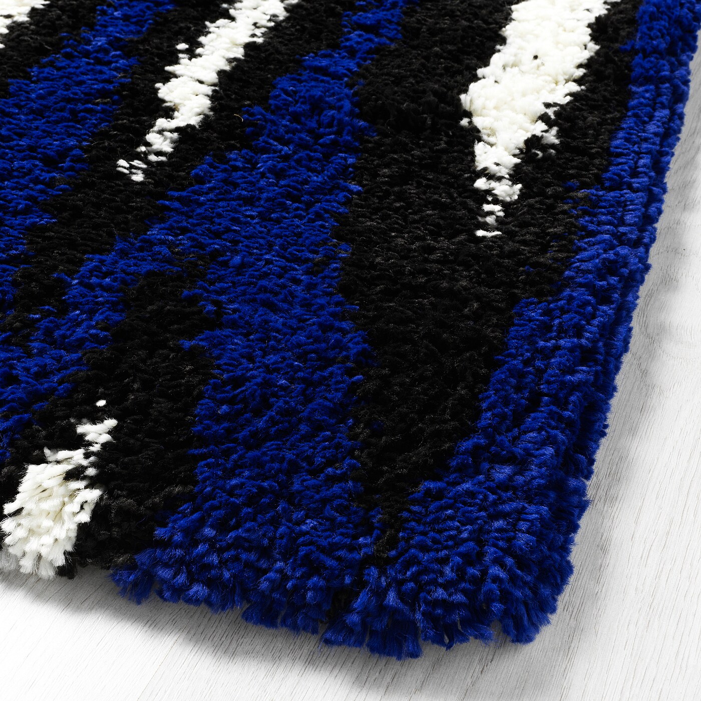 BULLERREMSA ブッレレムサ* 1個 BULLERREMSA rug, high pile blue white/black - IKEA