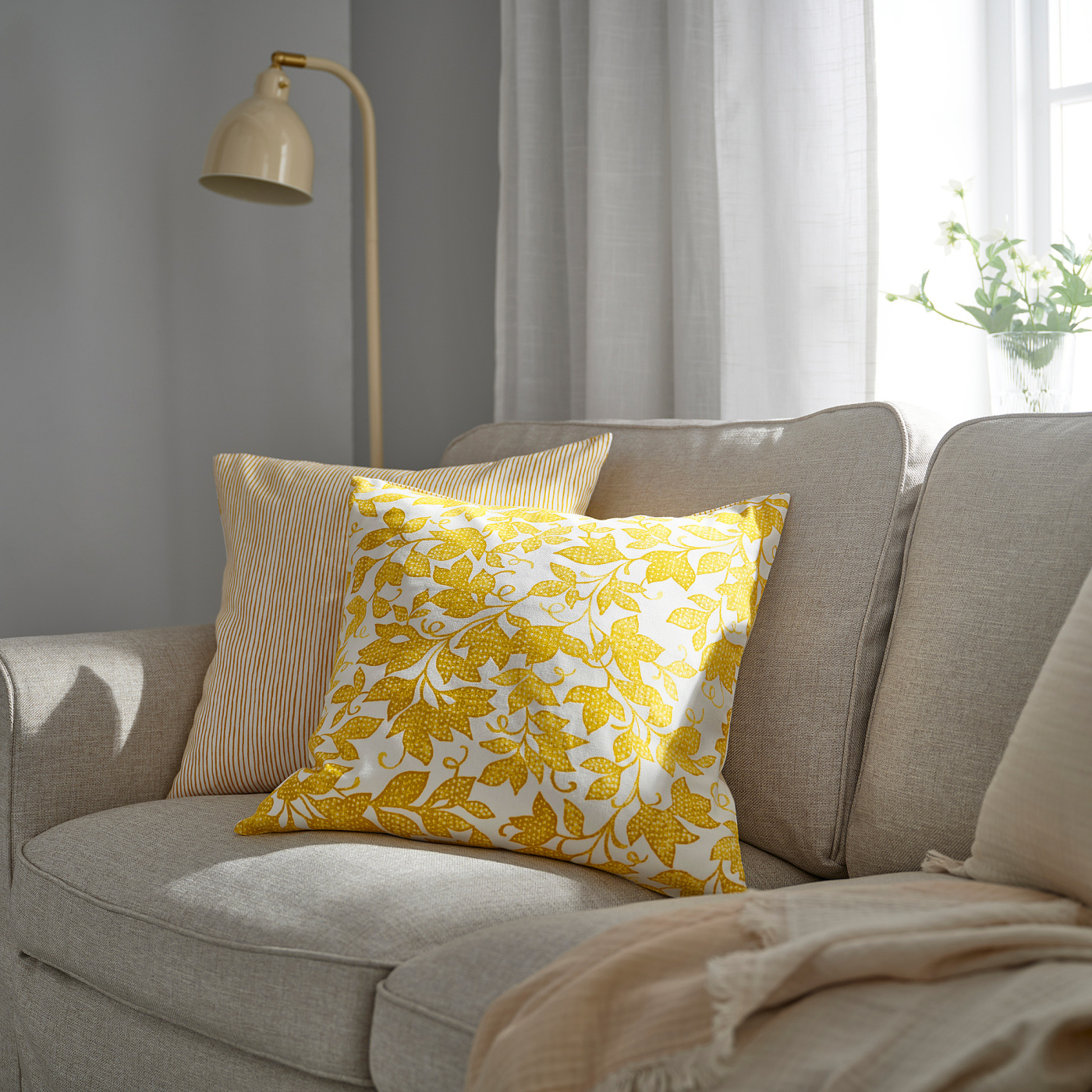 FJUNKLOCKA cushion cover yellow/white - IKEA