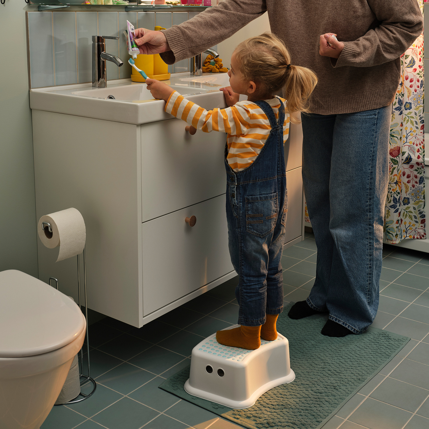 FÖRSIKTIG children's stool white/turquoise - IKEA