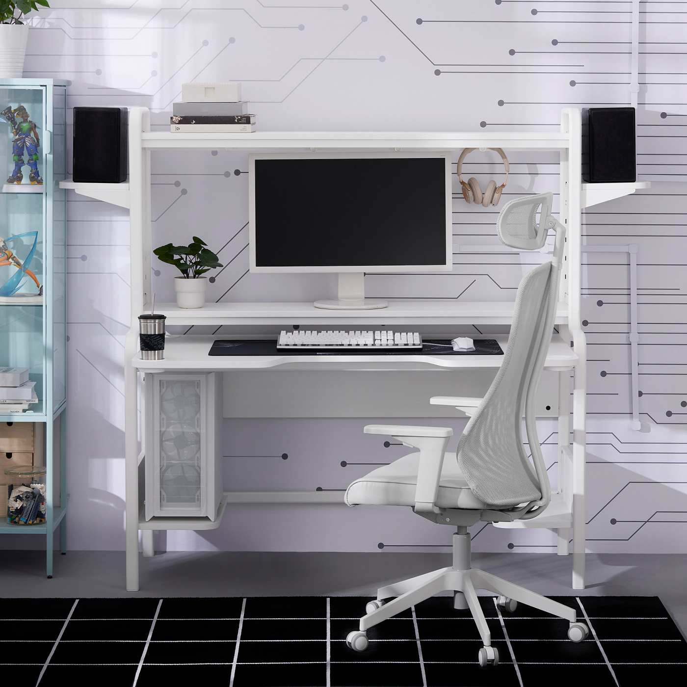 FREDDE / MATCHSPEL gaming desk and chair white/light grey - IKEA