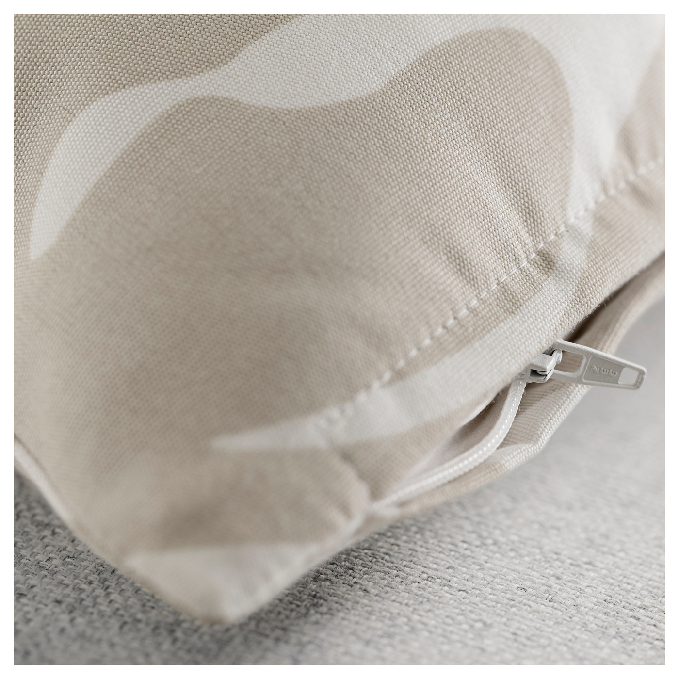 GRÖNKNAVEL cushion cover beige white/outdoor indoor - IKEA