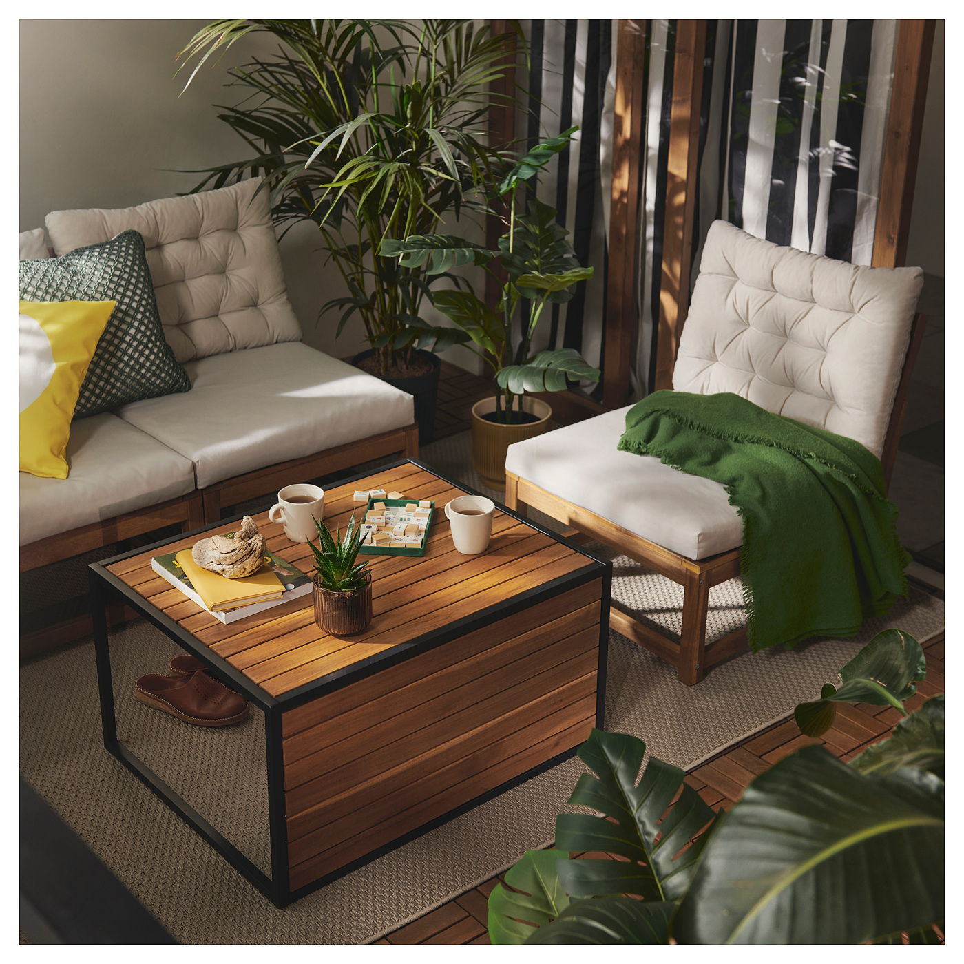 テーブル IKEA HÅKANSKÄR coffee table outdoor/light brown stained - IKEA