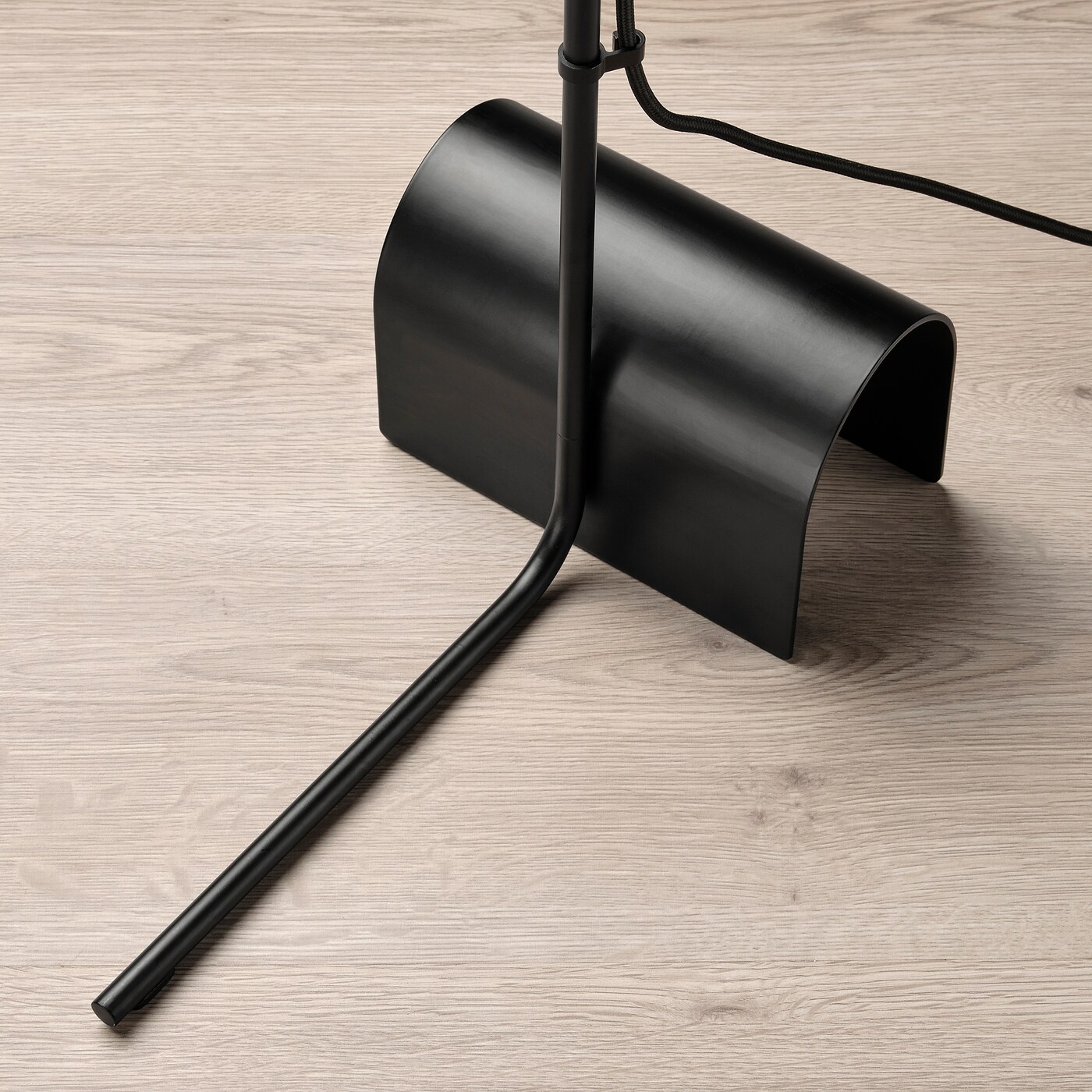 镭射黑 醉花阴 4cm×5m 100cm/loop HÅRSLINGA floor lamp black - IKEA