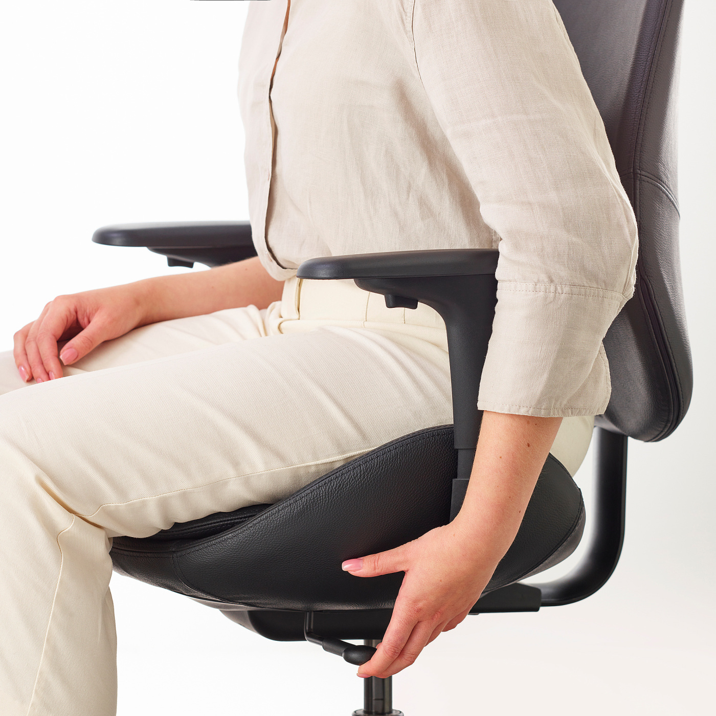 HATTEFJÄLL office chair with armrests Smidig black - IKEA