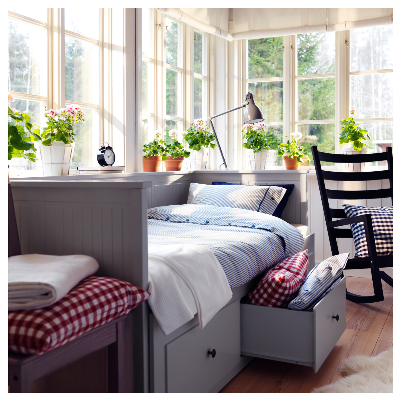 HEMNES day-bed w 3 drawers/2 mattresses grey/Vannareid extra firm