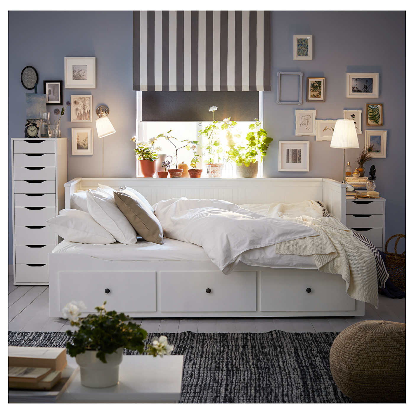HEMNES day-bed w 3 drawers/2 mattresses white/Ånnfjället super