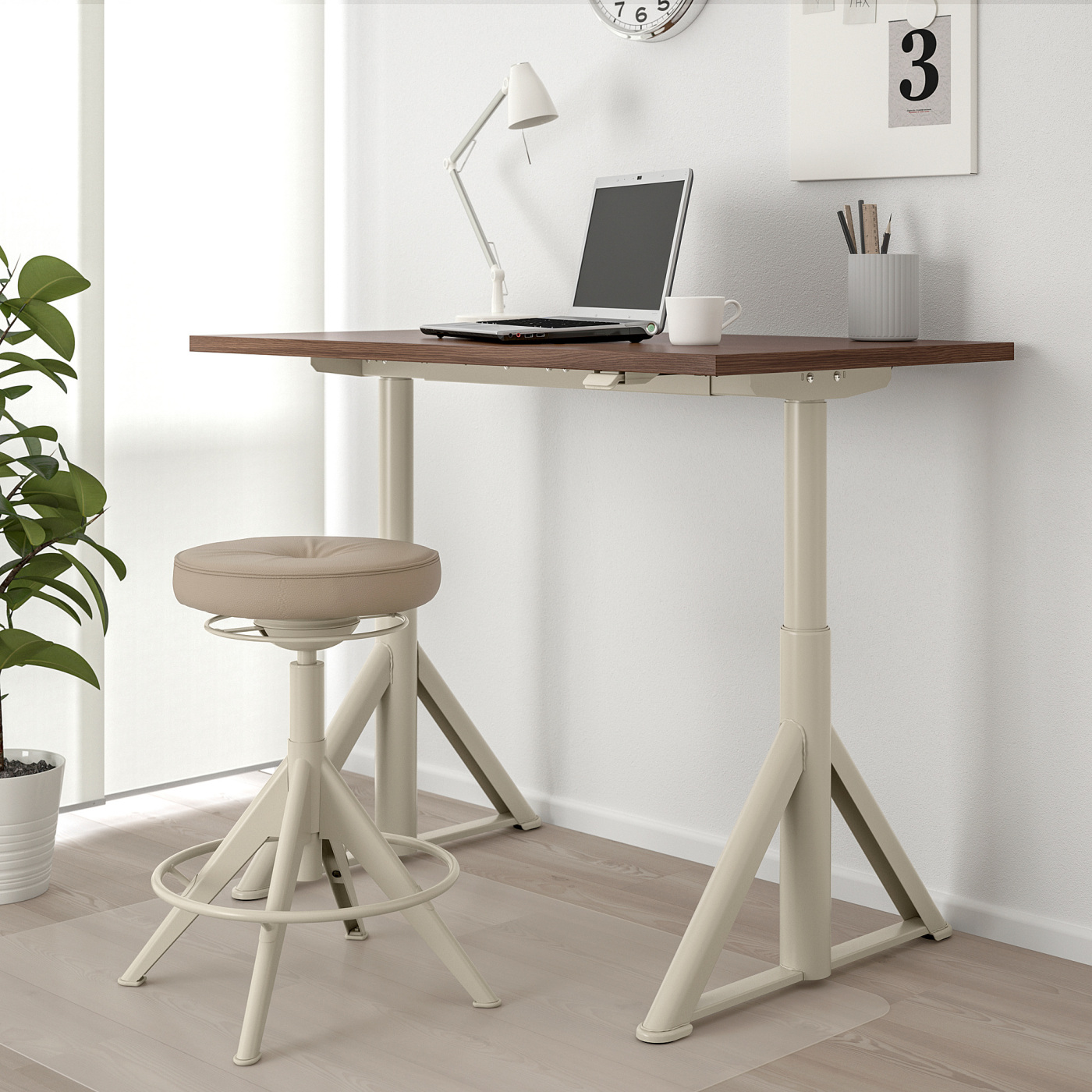 IDÅSEN desk sit/stand brown/beige - IKEA