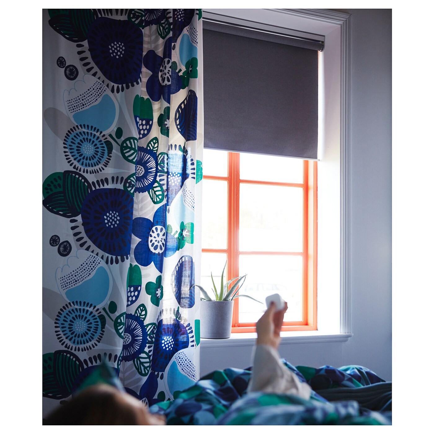 ロールスクリーン IKEA FYRTUR AUTO ROLL-BLIND 51G3nNeaDKL._SY350_.jpg