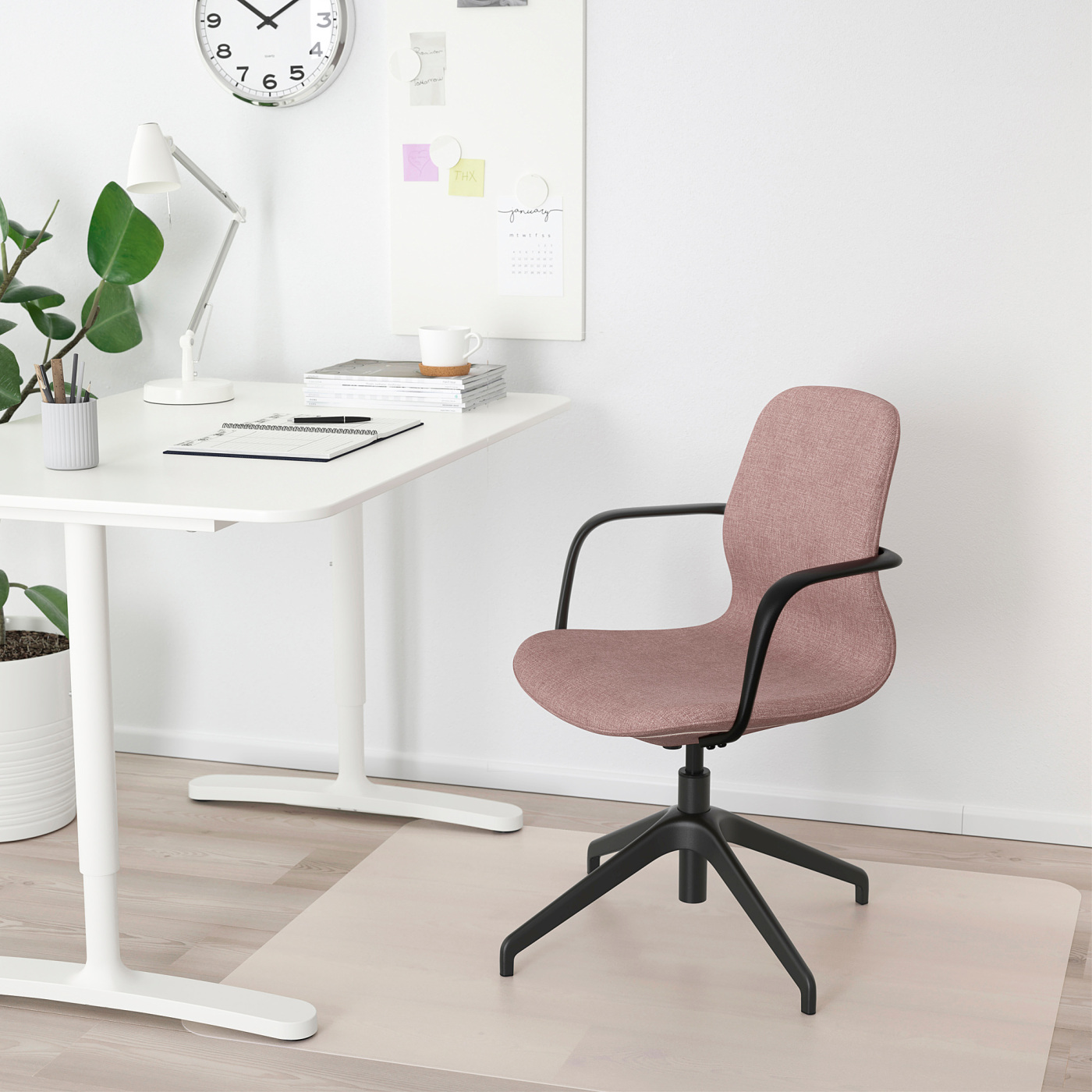 LÅNGFJÄLL conference chair with armrests Gunnared light brown-pink