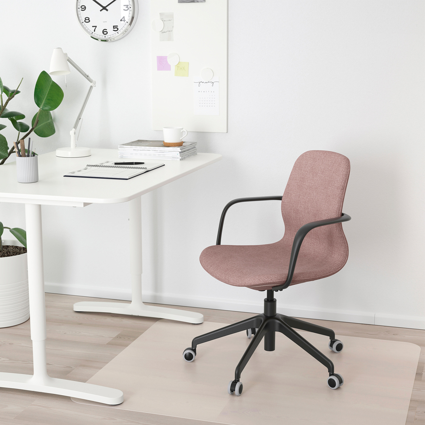 LÅNGFJÄLL conference chair with armrests Gunnared light brown-pink