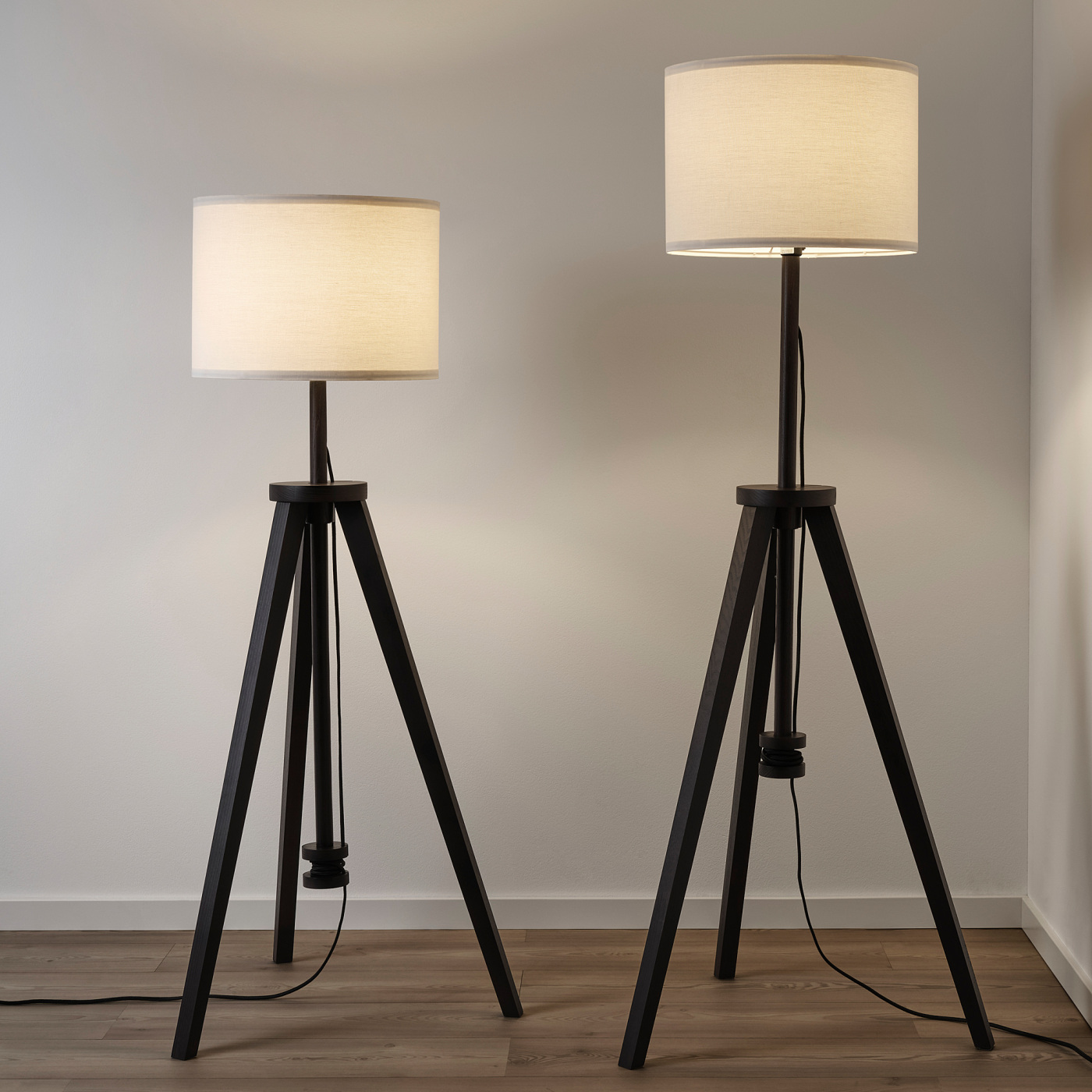 IKEA LAUTERS 木製トライポッドフロアスタンドライト LAUTERS floor lamp brown ash/white - IKEA