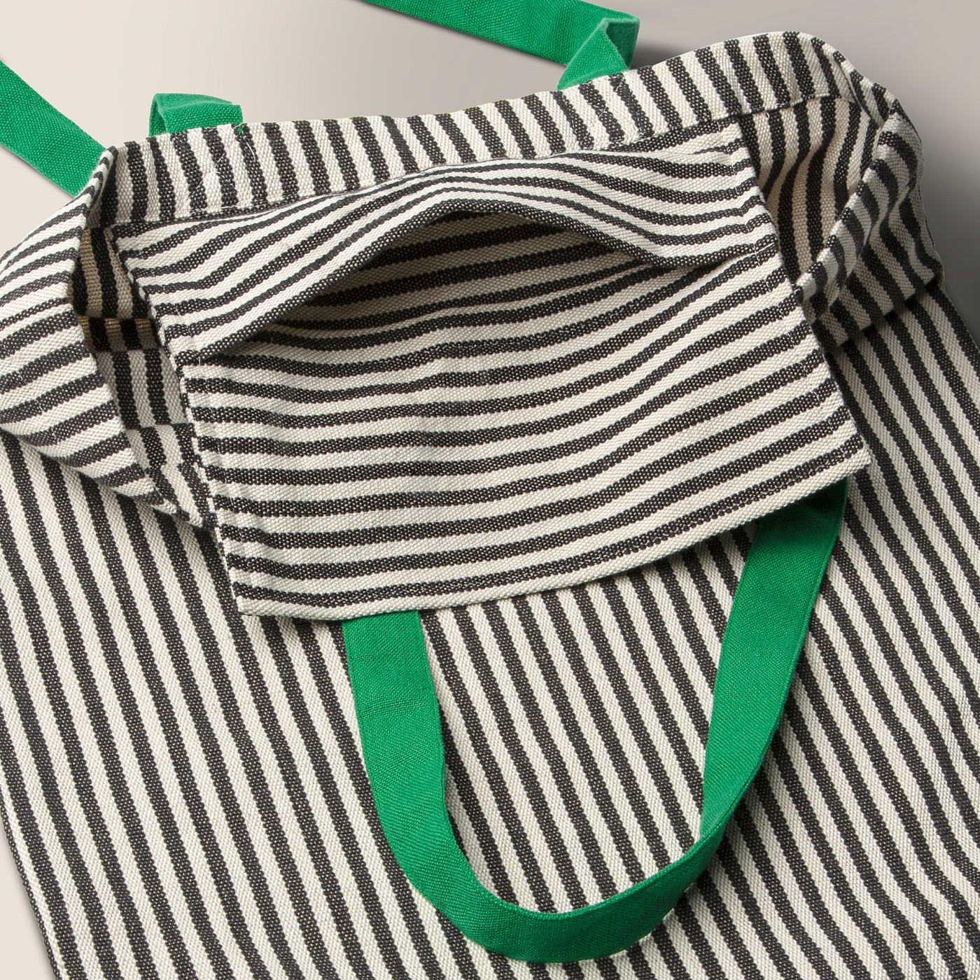 MÄVINN bag green/stripe white/black - IKEA