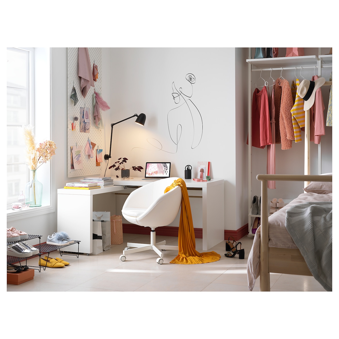 MALM desk with pull-out panel white - IKEA