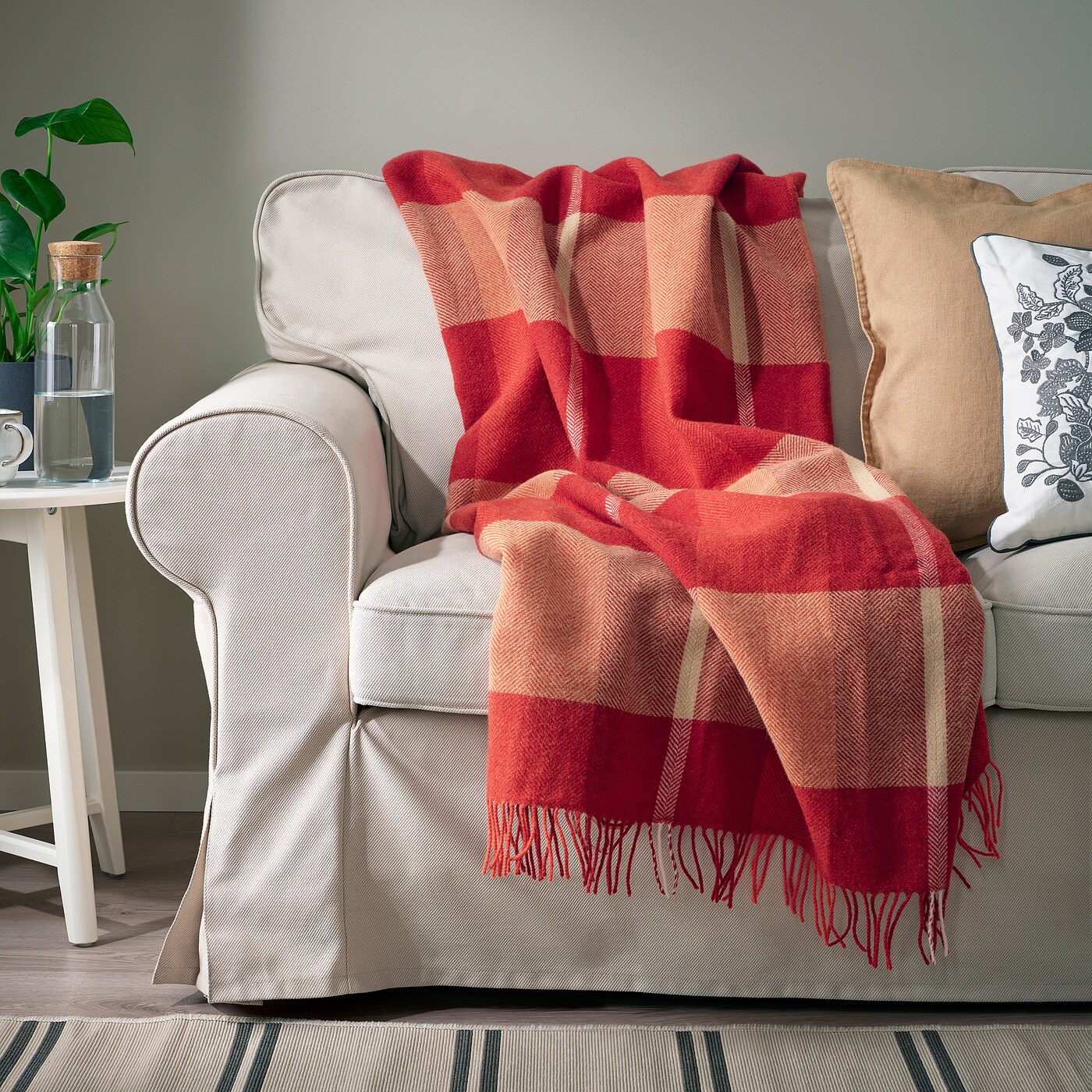 Ikea red blanket deals