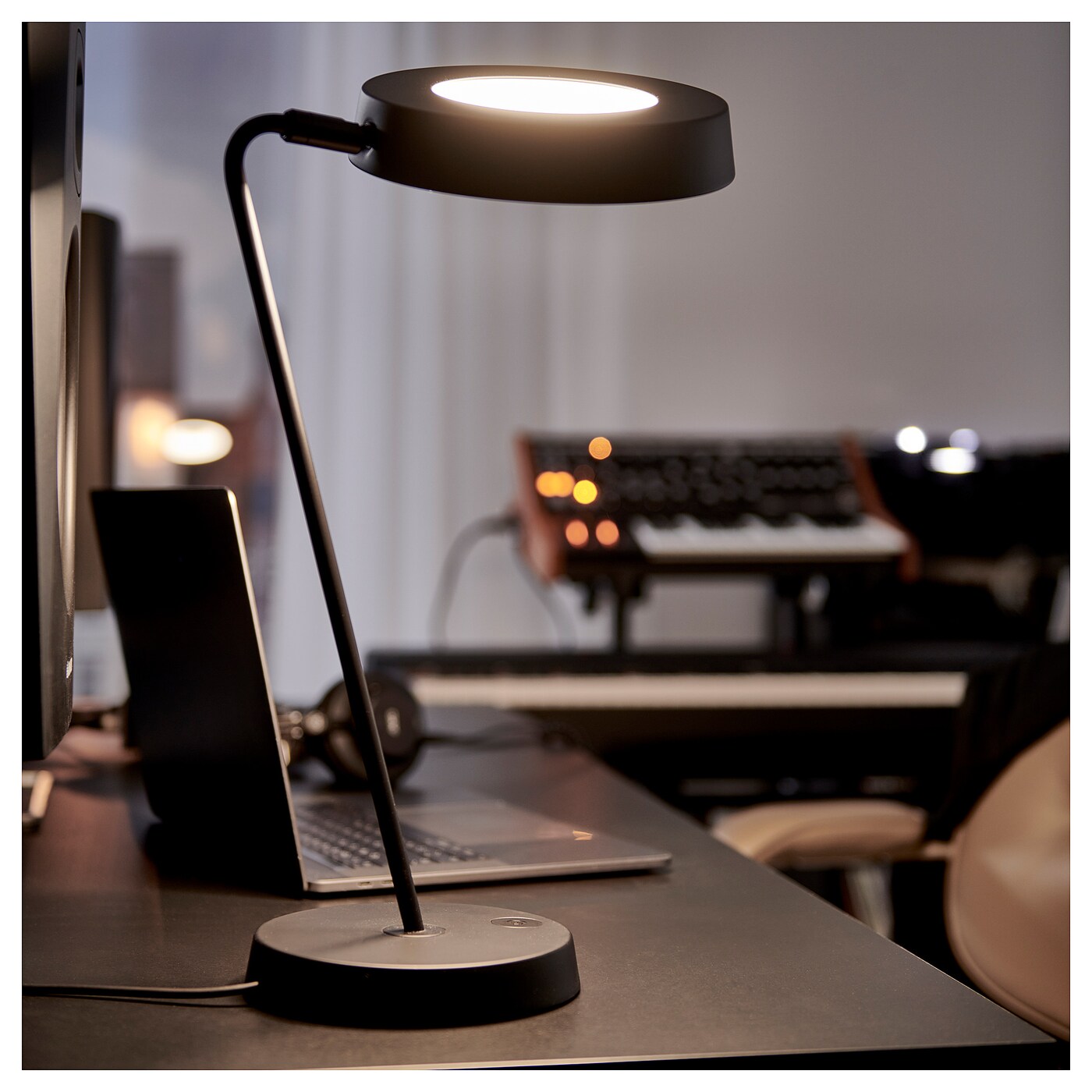 OBEGRÄNSAD LED floor lamp black - IKEA