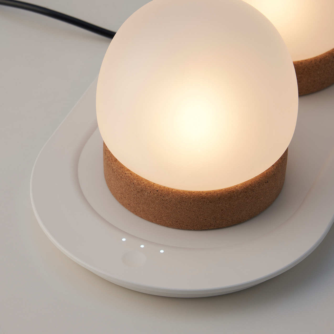 PRAKTSPIREA 4-piece LED decoration lighting set with charging tray