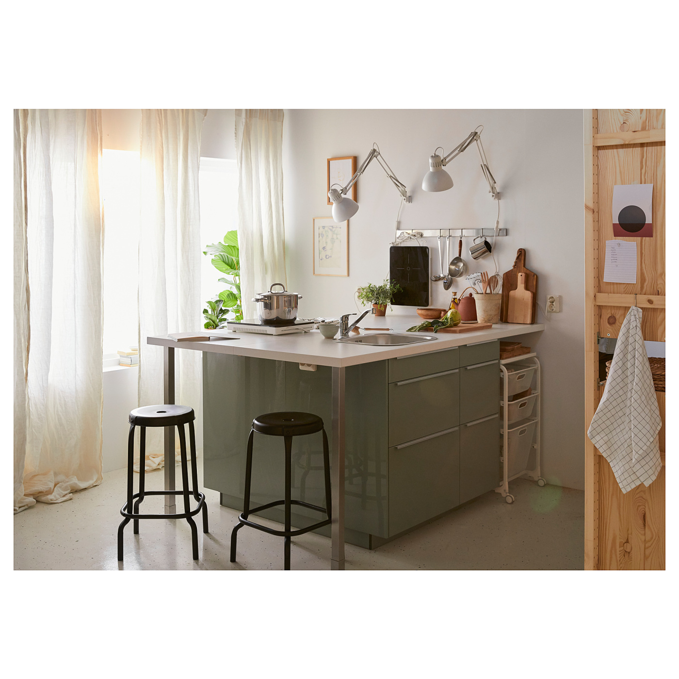 ins-image