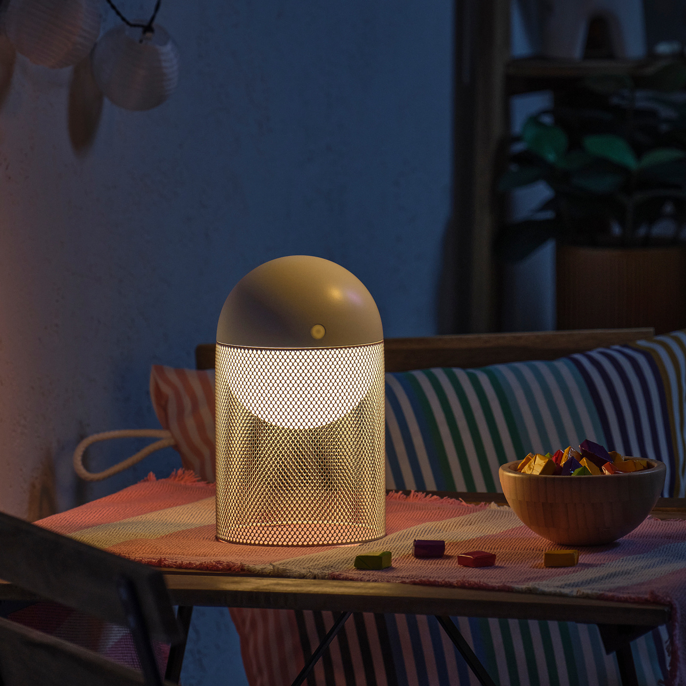 SOLVINDEN LED decoration lighting battery-operated globe/mesh