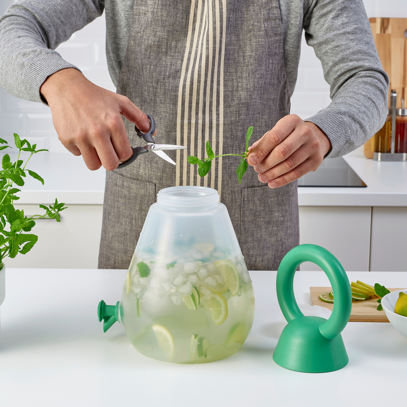 SOMMARFLOX jar with tap transparent/bright green - IKEA