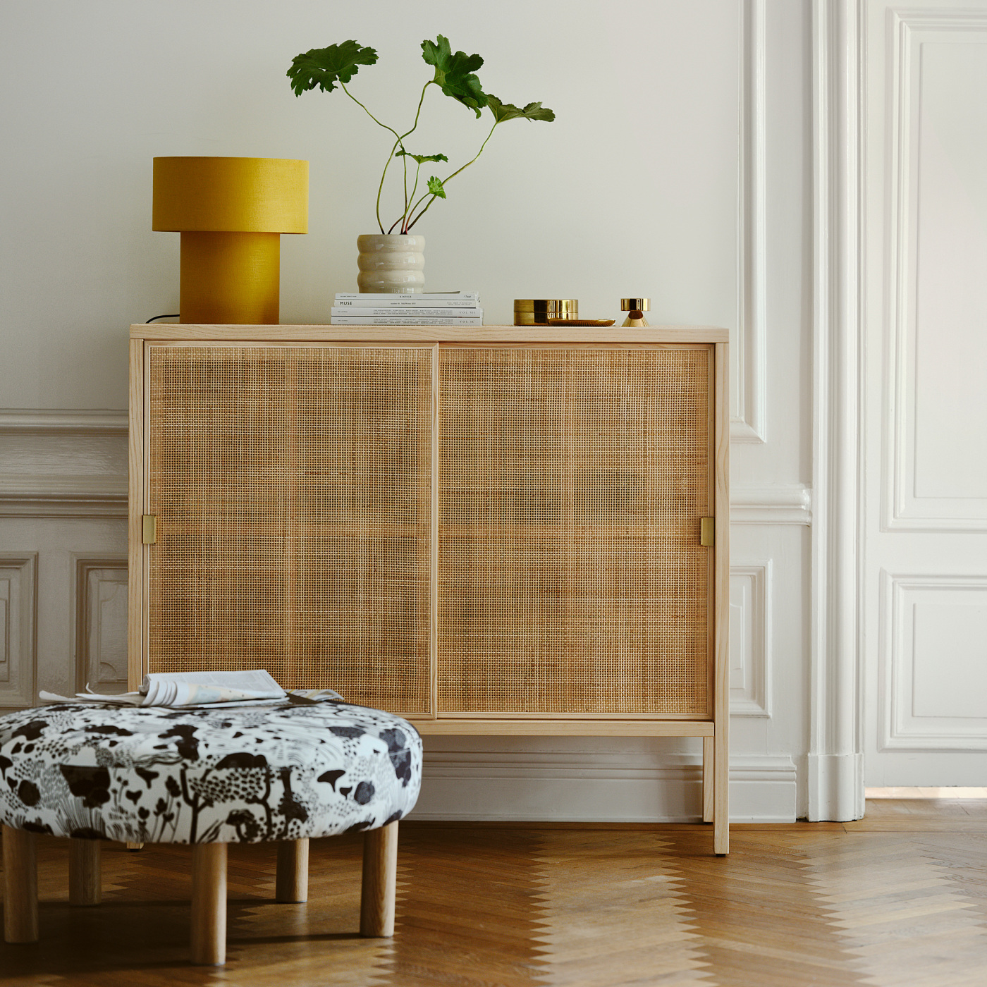 IKEA イェルローサ　北欧／ミッドセンチュリー／ポストモダン／廃盤 STOCKHOLM 2025 cabinet with sliding doors rattan/pine - IKEA