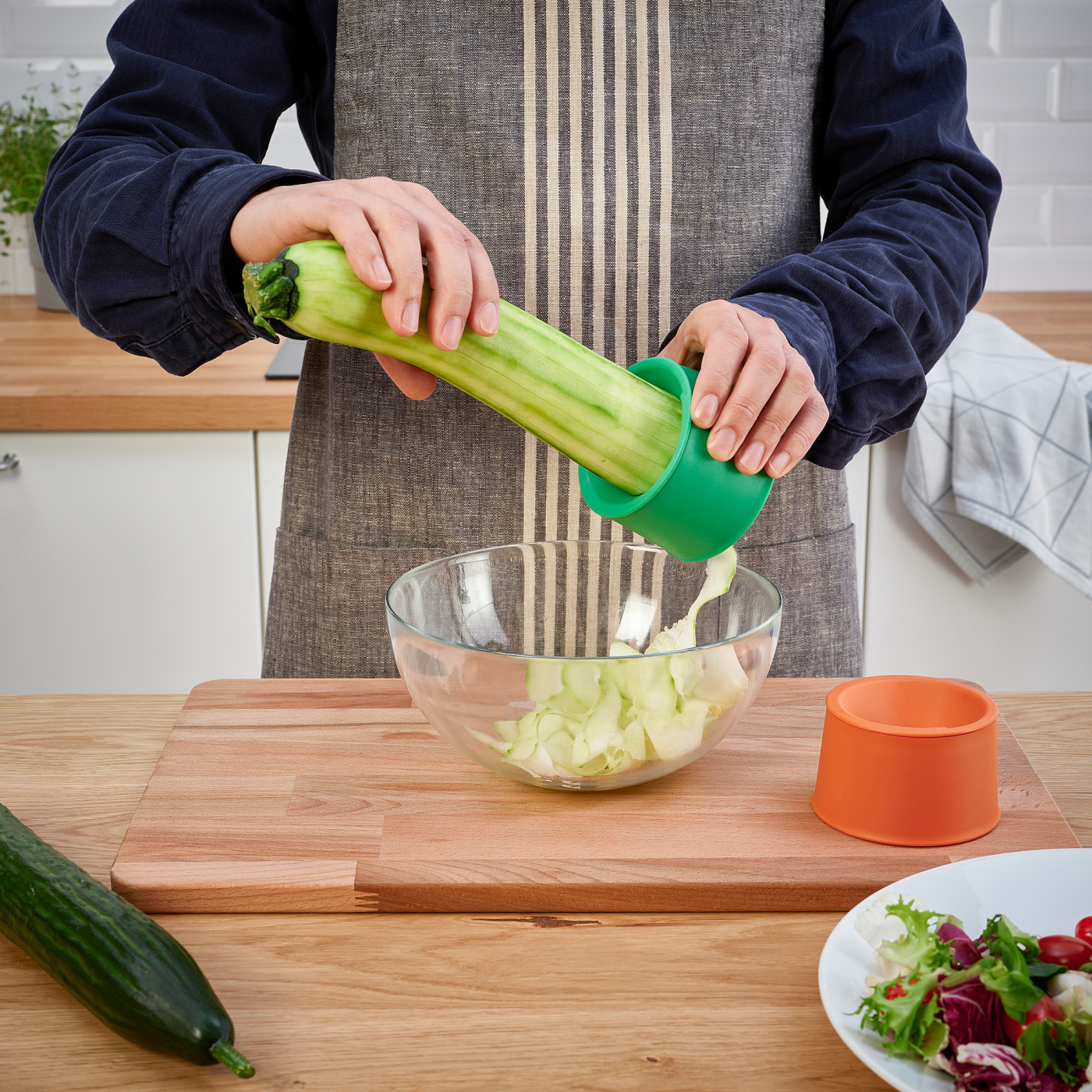 UPPFYLLD vegetable slicer, set of 2 bright orange/bright green - IKEA
