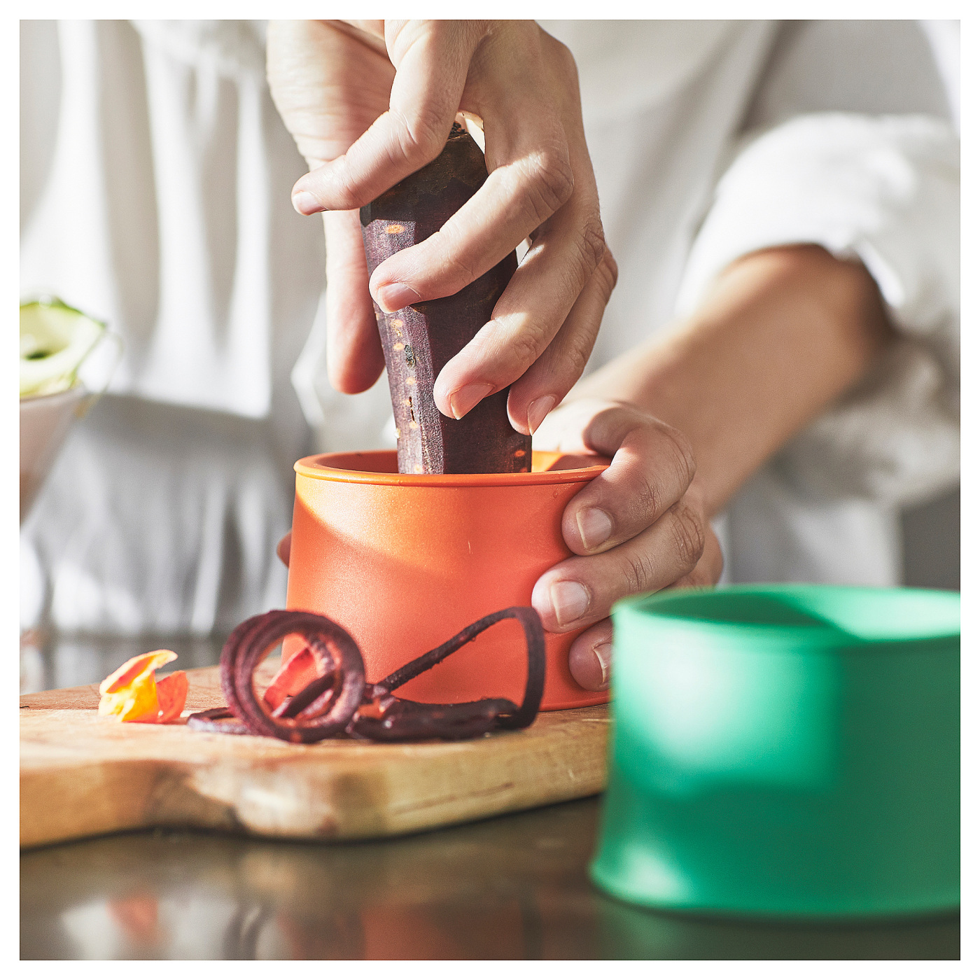 UPPFYLLD vegetable slicer, set of 2 bright orange/bright green - IKEA