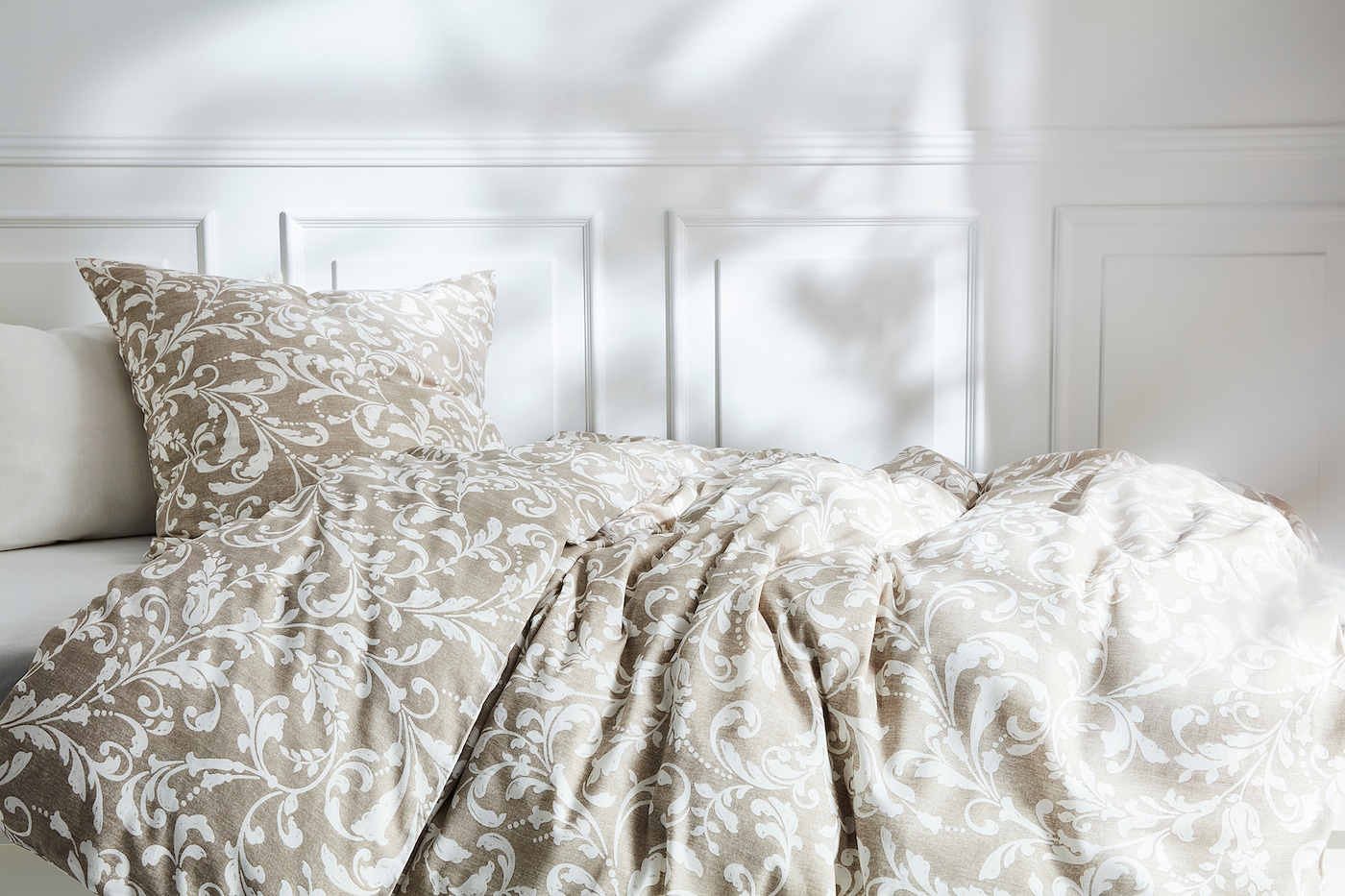 VÅRBRÄCKA duvet cover and pillowcase beige/white - IKEA