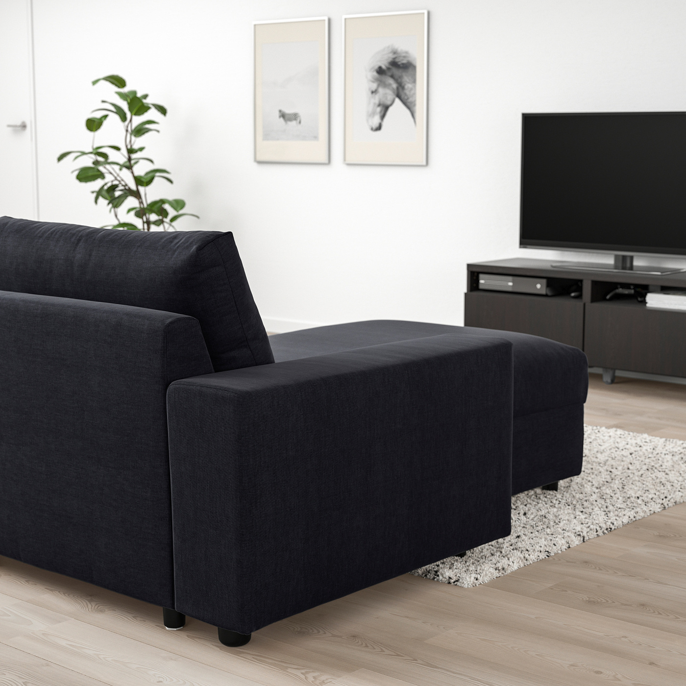 VIMLE 4-seat sofa with chaise longue with wide armrests/Saxemara