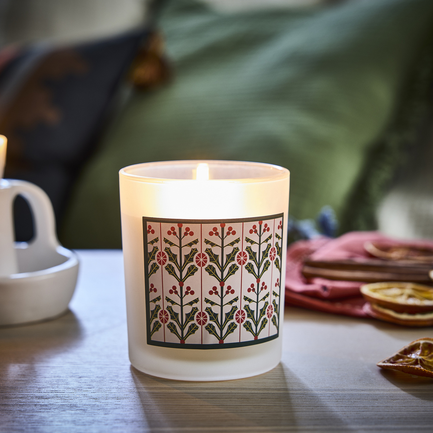VINTERFINT scented candle in glass Cinnamon & sugar white - IKEA