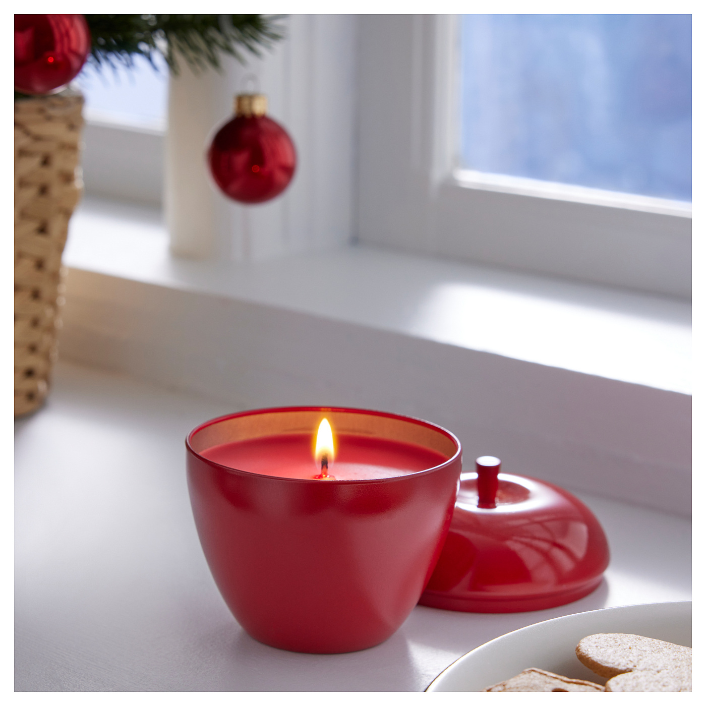 VINTERFINT scented candle in metal tin apple-shaped/Winter apples