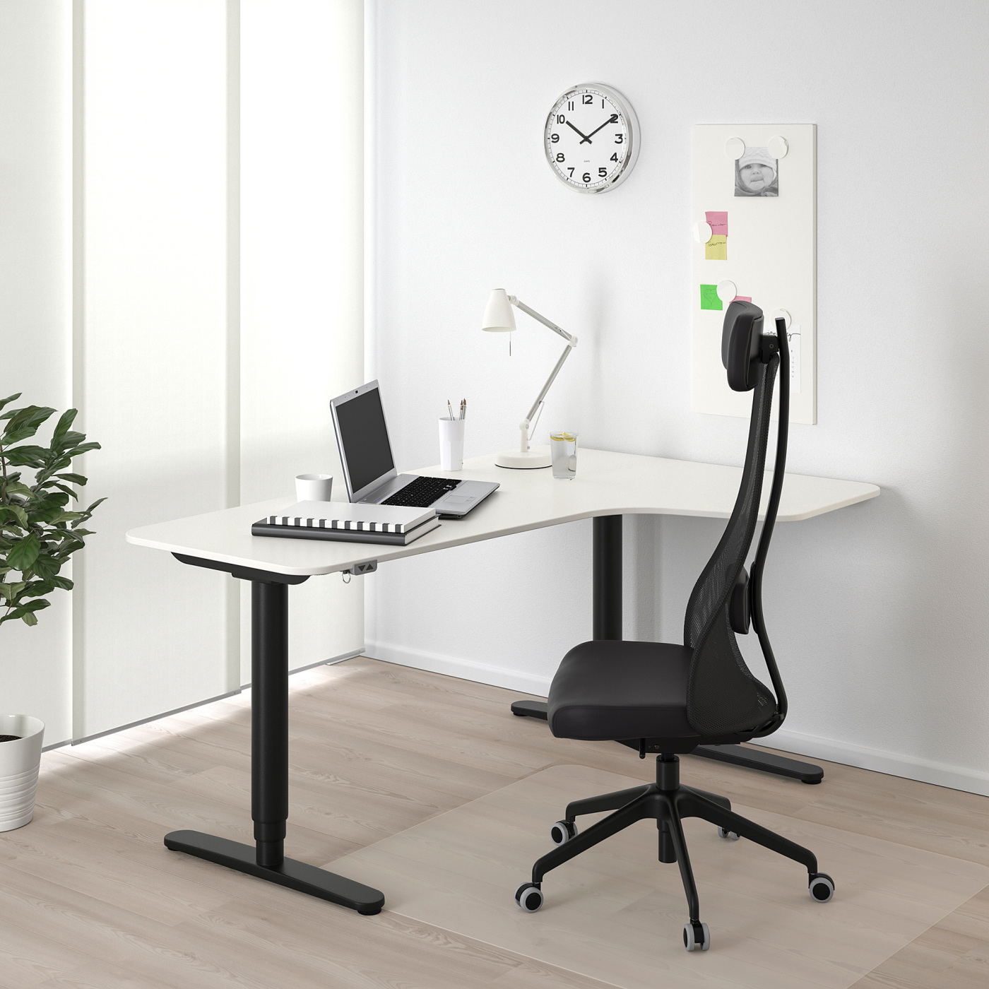 す*ず様 【直接引渡/配送時22,000円~】IKEA BEKANT 電動昇降式 BEKANT 贝肯特坐/站两用式转角办公桌右白色/黑色- IKEA