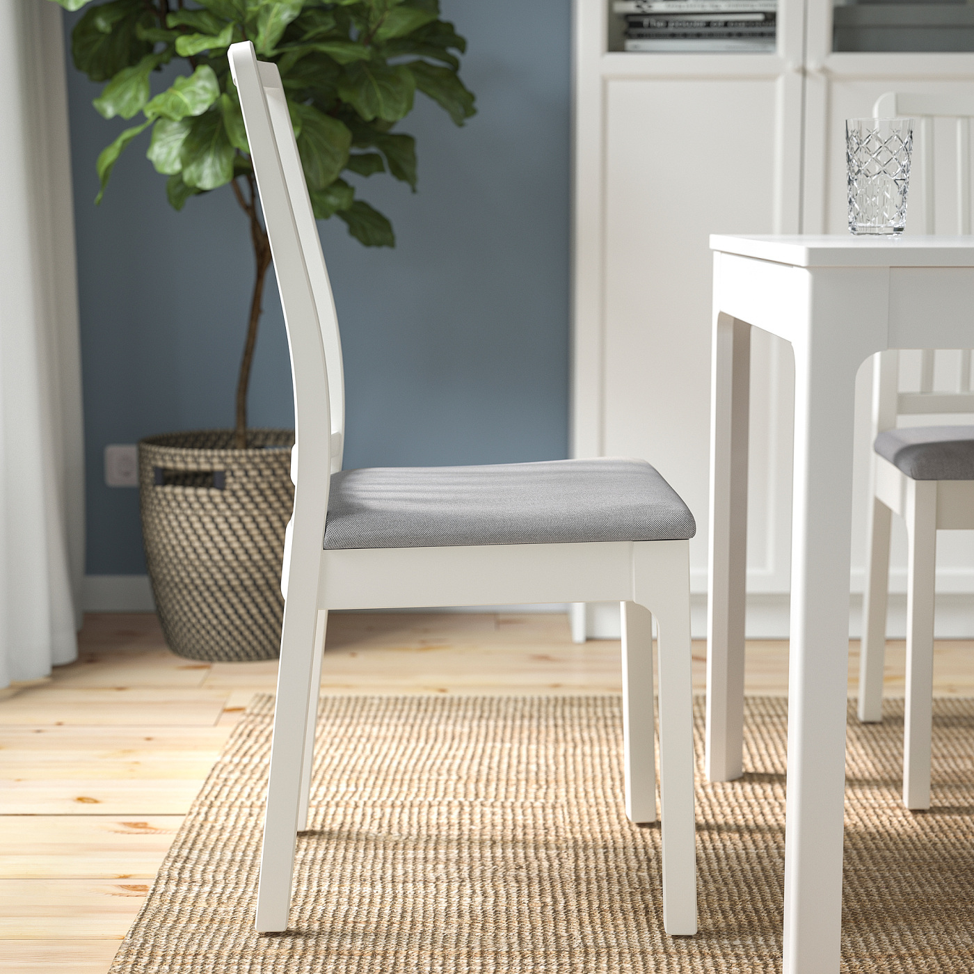 EKEDALEN 伊克多兰椅子白色/欧斯塔淡灰色- IKEA