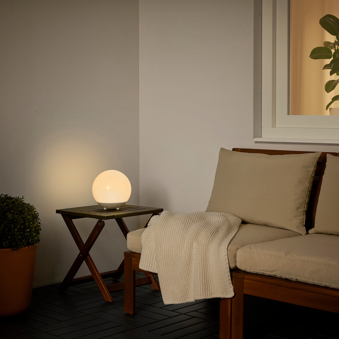 小白家　橙影　贝壳光 SOLVINDEN 索文顿LED太阳能落地灯户外产品/球形白色- IKEA