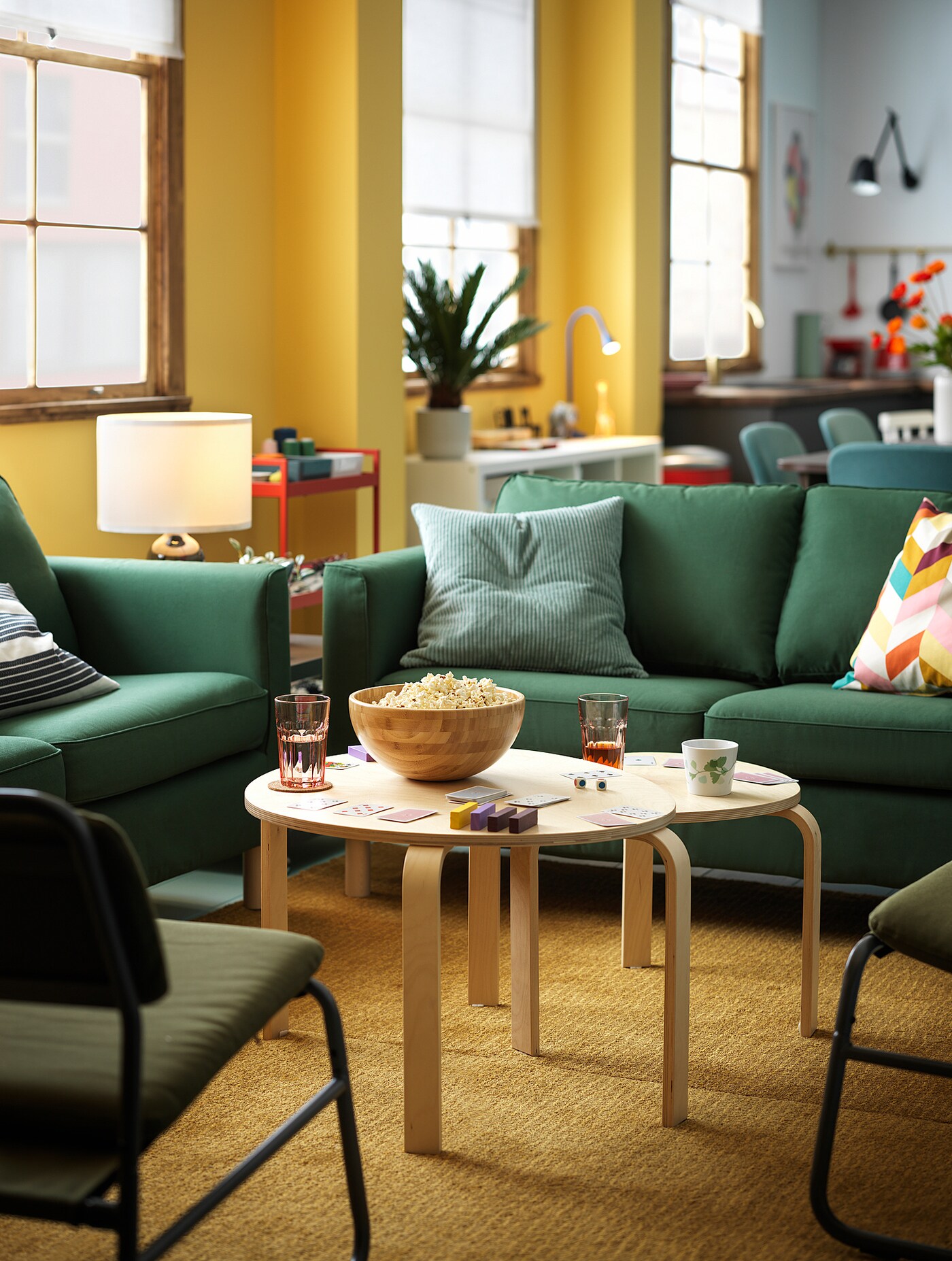 IKEA Iイケア　スヴァルスタ　SVALSTA ソファ前に大きめのテーブルが欲しくてIKEAで買ってきた