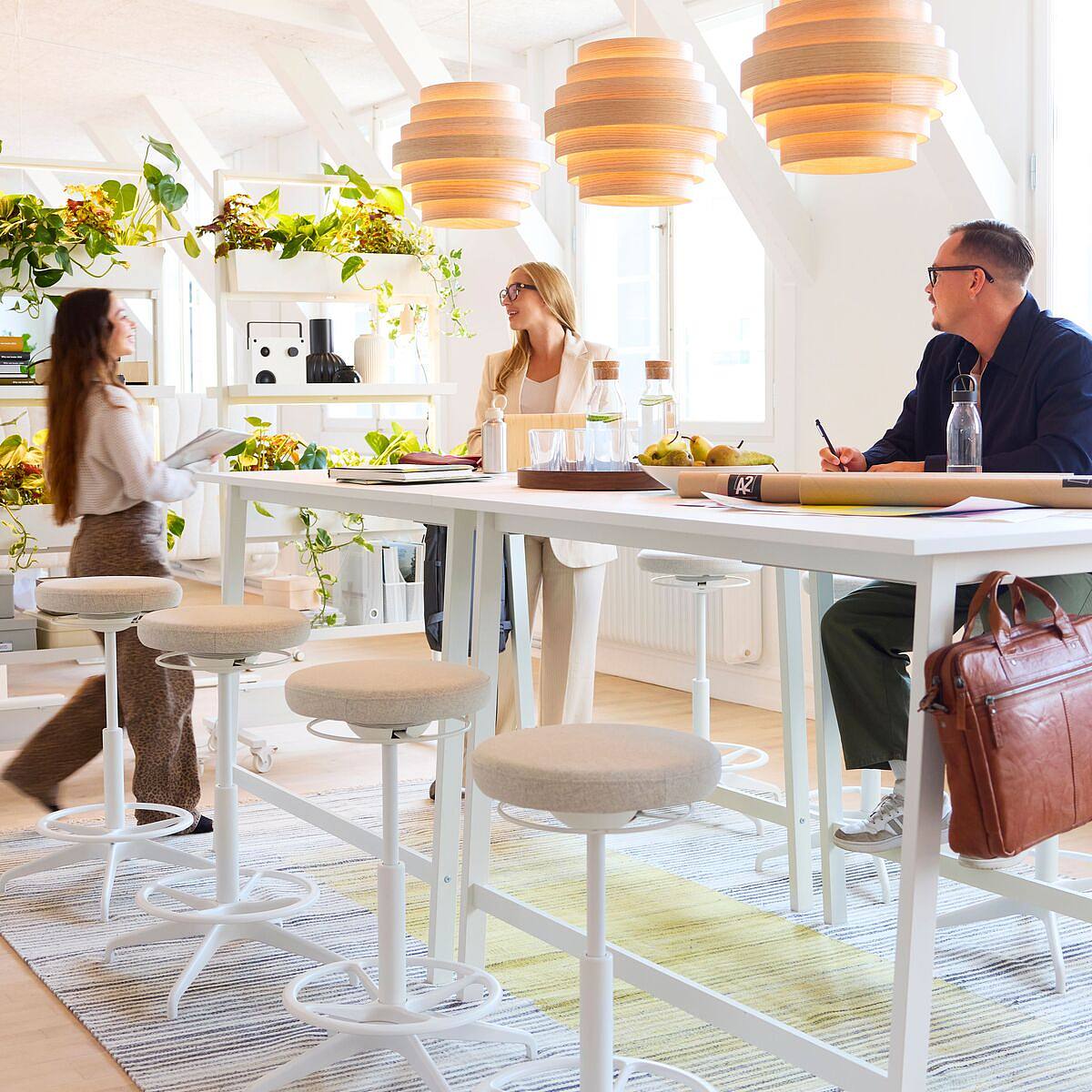 DYKARKLOCKA / HEMMA pendant lamp white stained oak veneer/white - IKEA