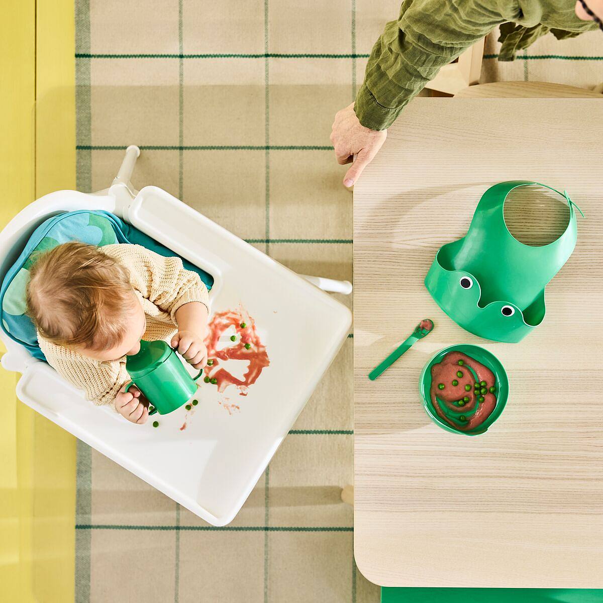 Bright touches for a practical family kitchen