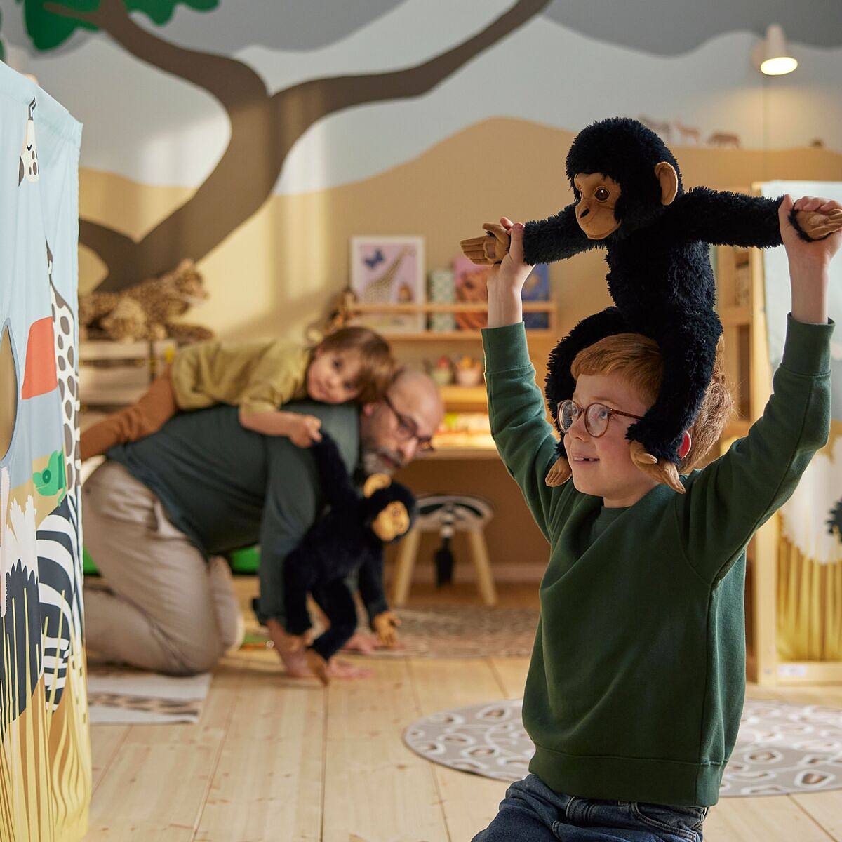 Savannah themed toys – a new way to travel with kids