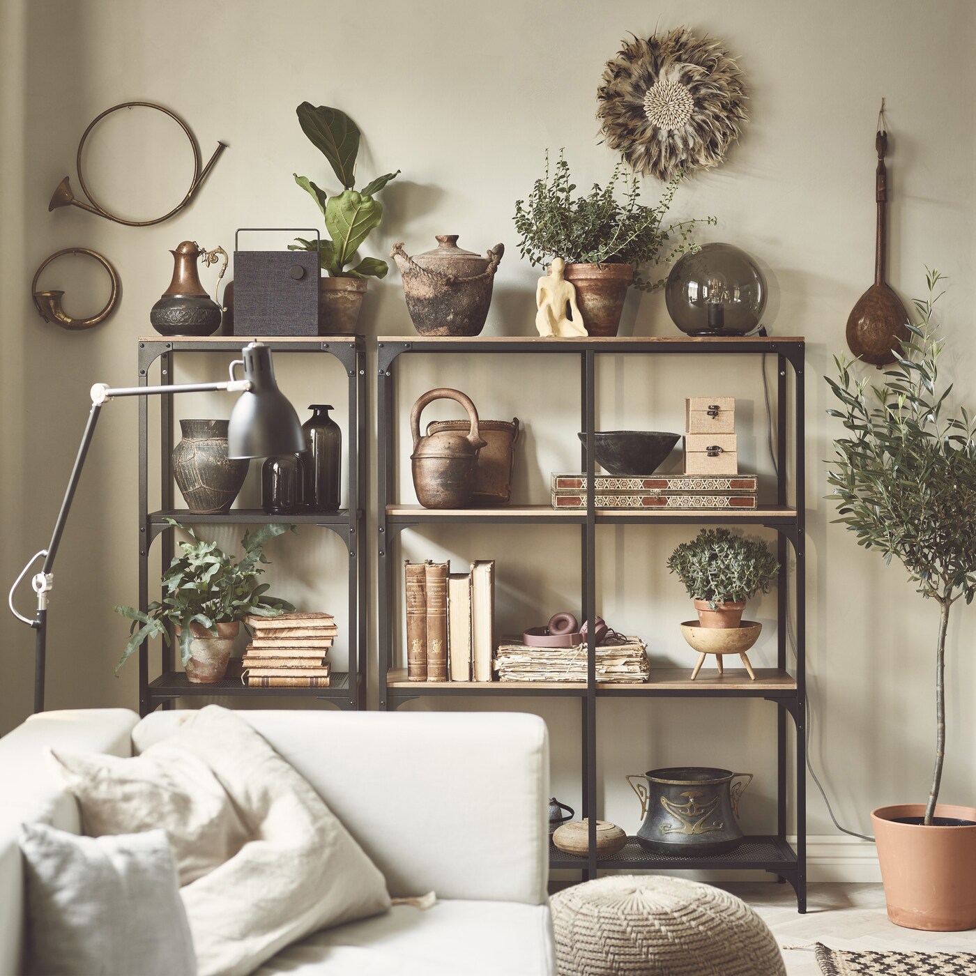 Inspiration for a flexible living room