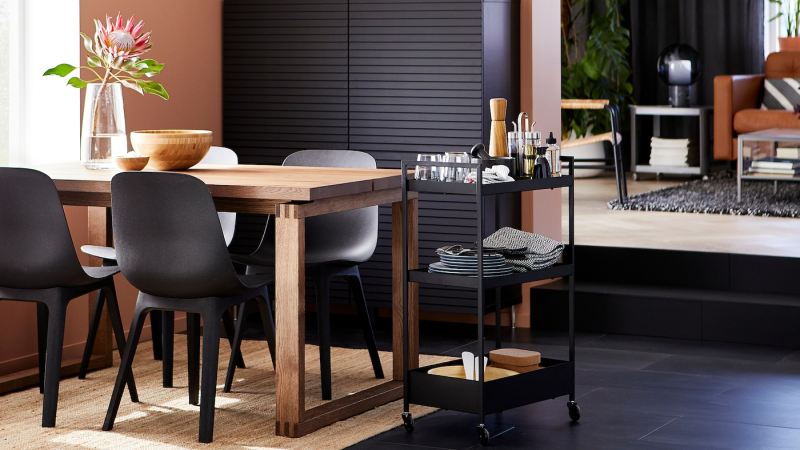 Earthy shades and a sustainability-focused dining space