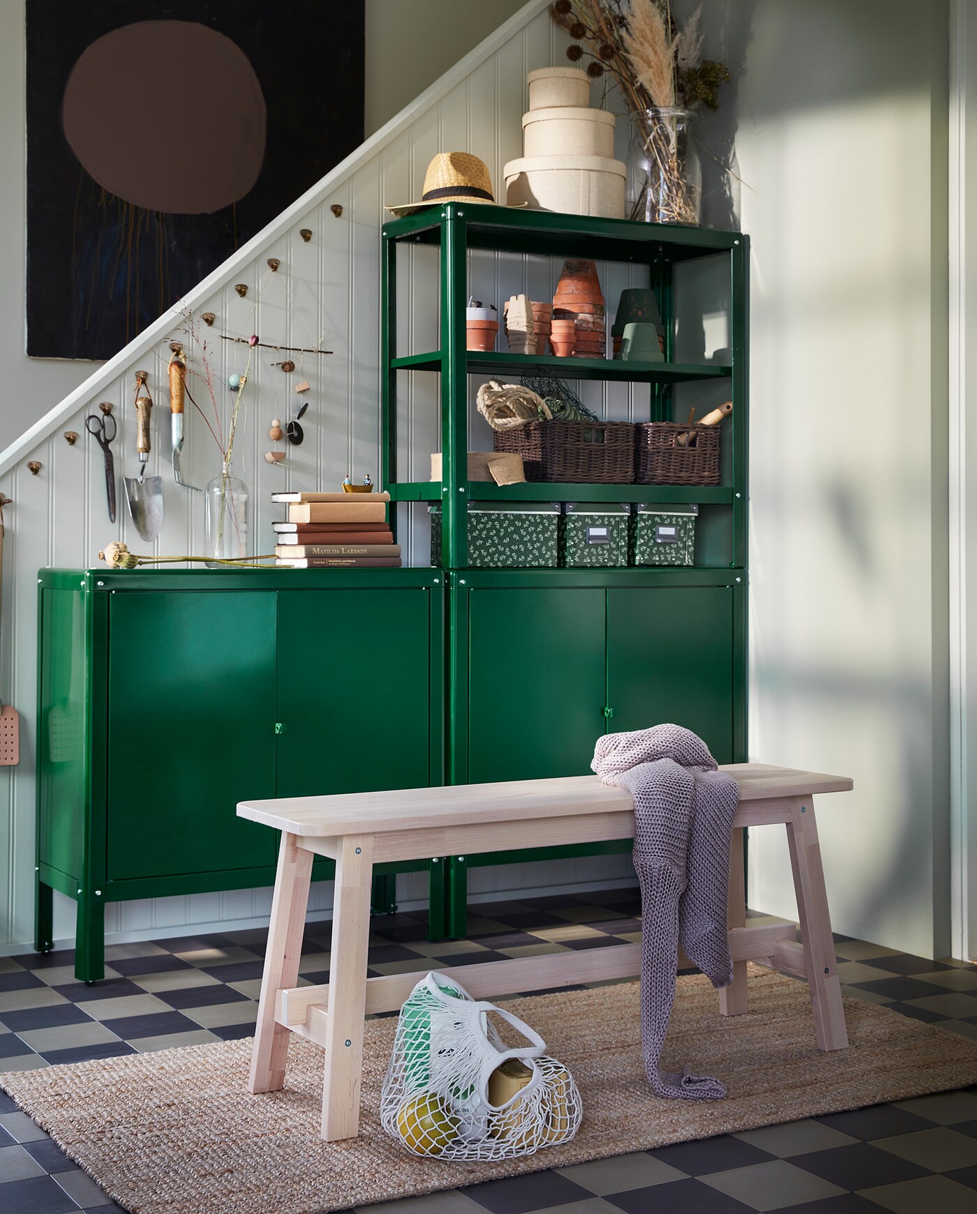 A hallway with room for everything, and everyone