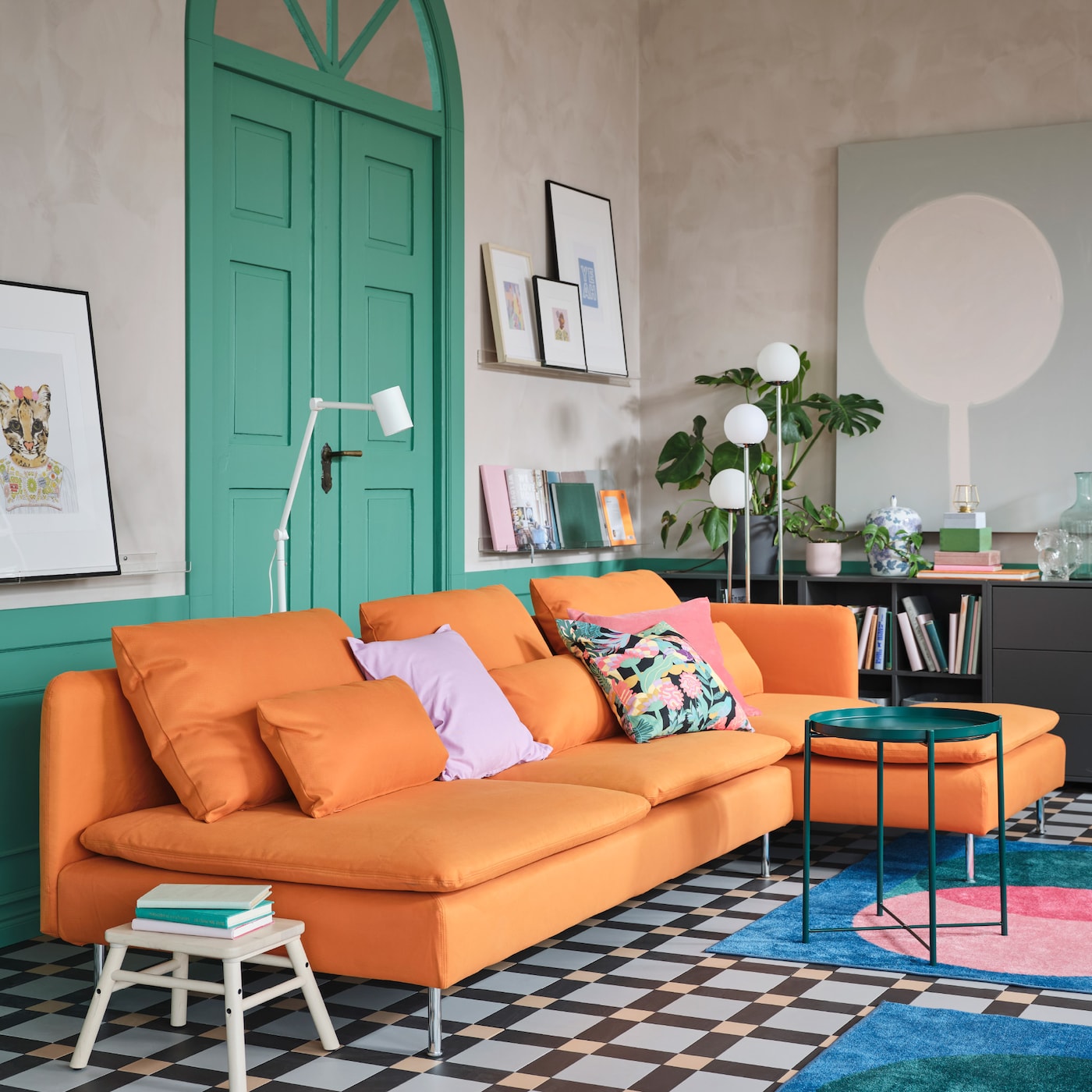 A fashionable living room with flexible furniture