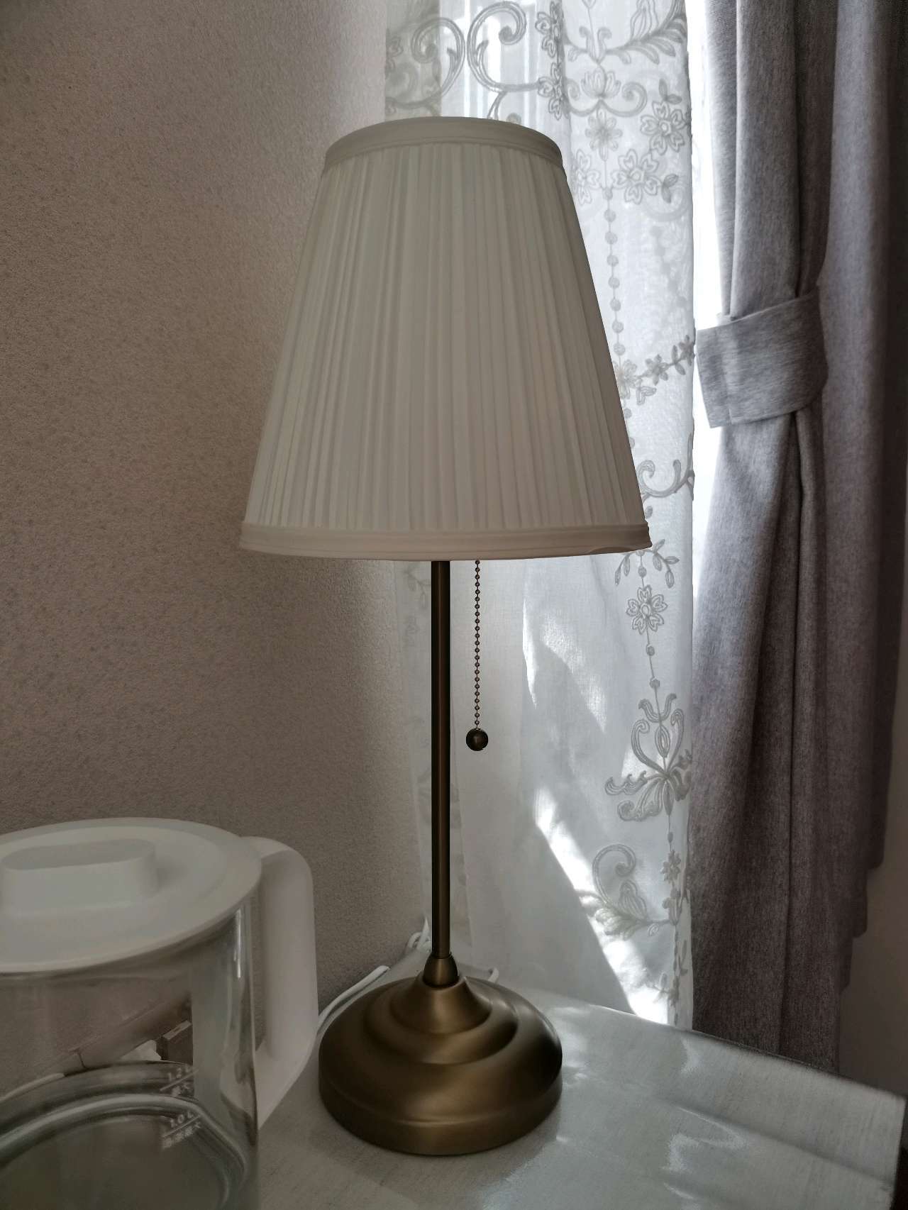 宜家03rstid 奥思迪 台灯 黄铜/白色 - ikea